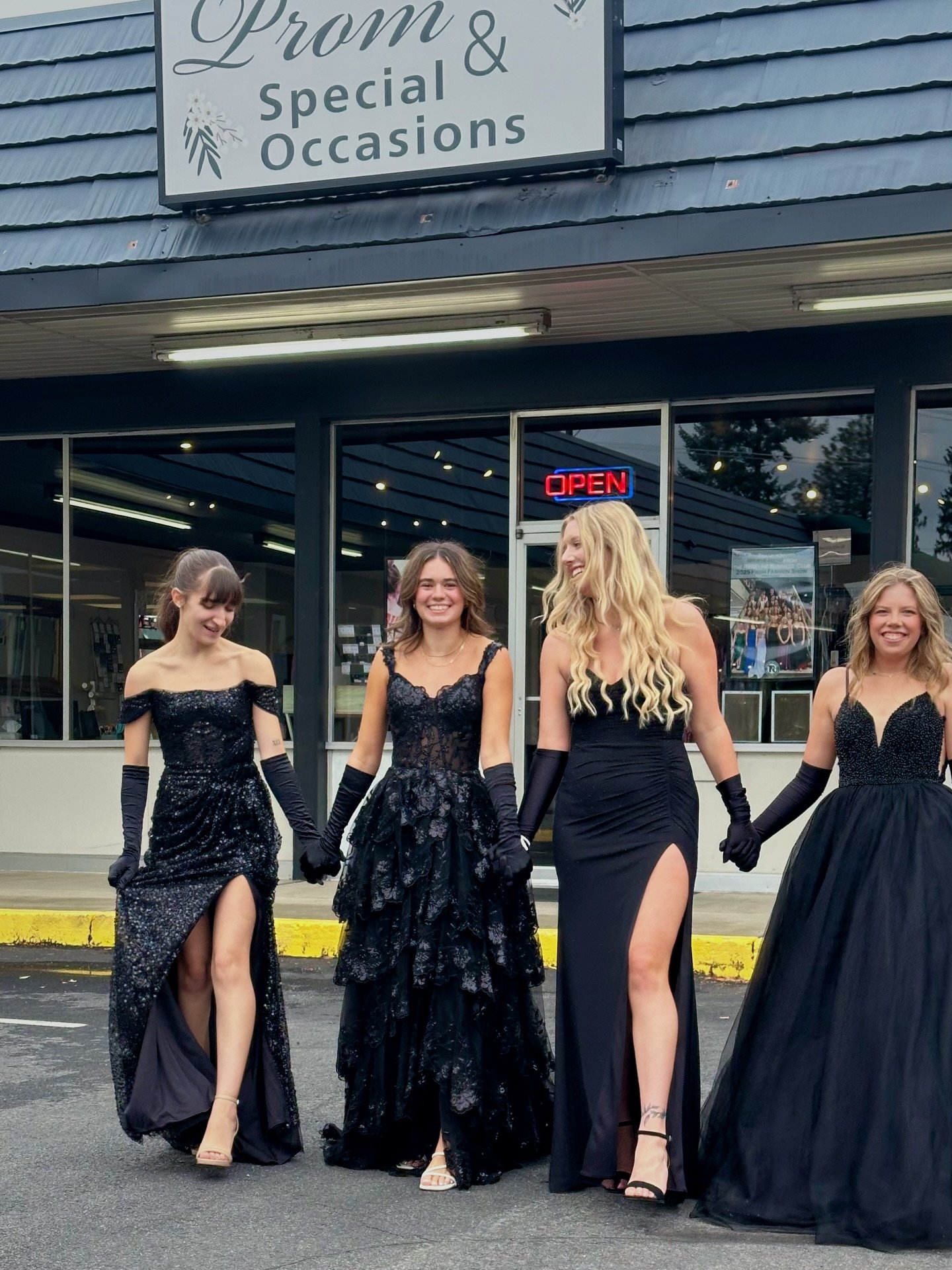 Which new prom style are you choosing for prom 2026? 🤩🖤✨

#believeprom #blackpromdress #ballgown #blackballgown #prom2026 #promdressshopping #promshopping #washington #spokane #pnw #inlandnorthwest #northwest