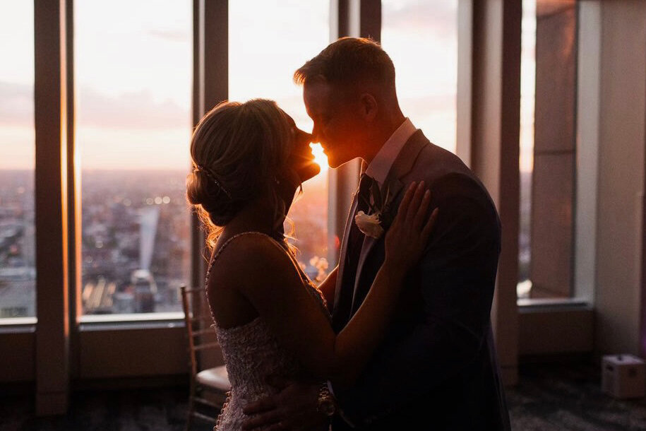 A picture is worth a thousand words.​​​​​​​​​
#phillywedding #springwedding #philadelphiawedding #vueon50 #cityviews #couplegoals #weddinggoals #philadelphiavenues #weddingvenue #weddingphotographer