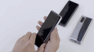 hero-galaxyfold 2.gif