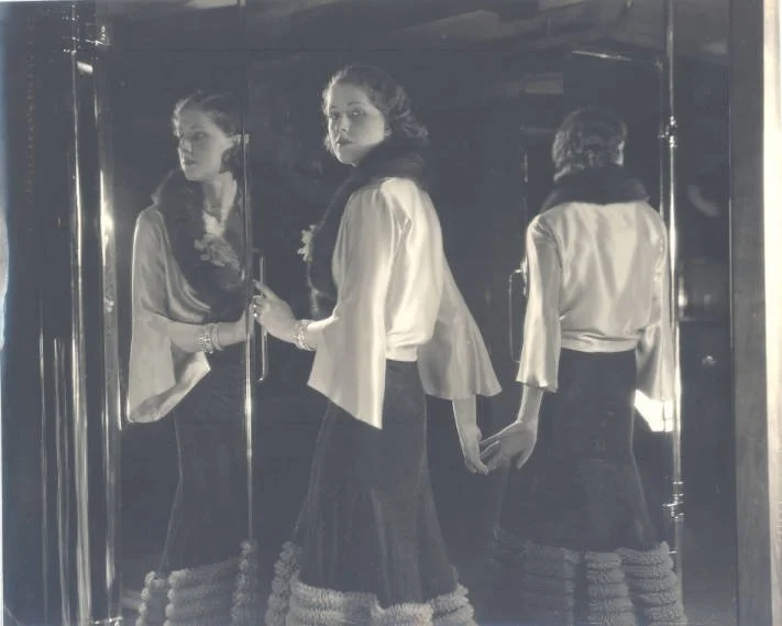 A photograph taken by "Matsy" Wynn Richards during her fashion photography in New York City of an unidentified fashion model.