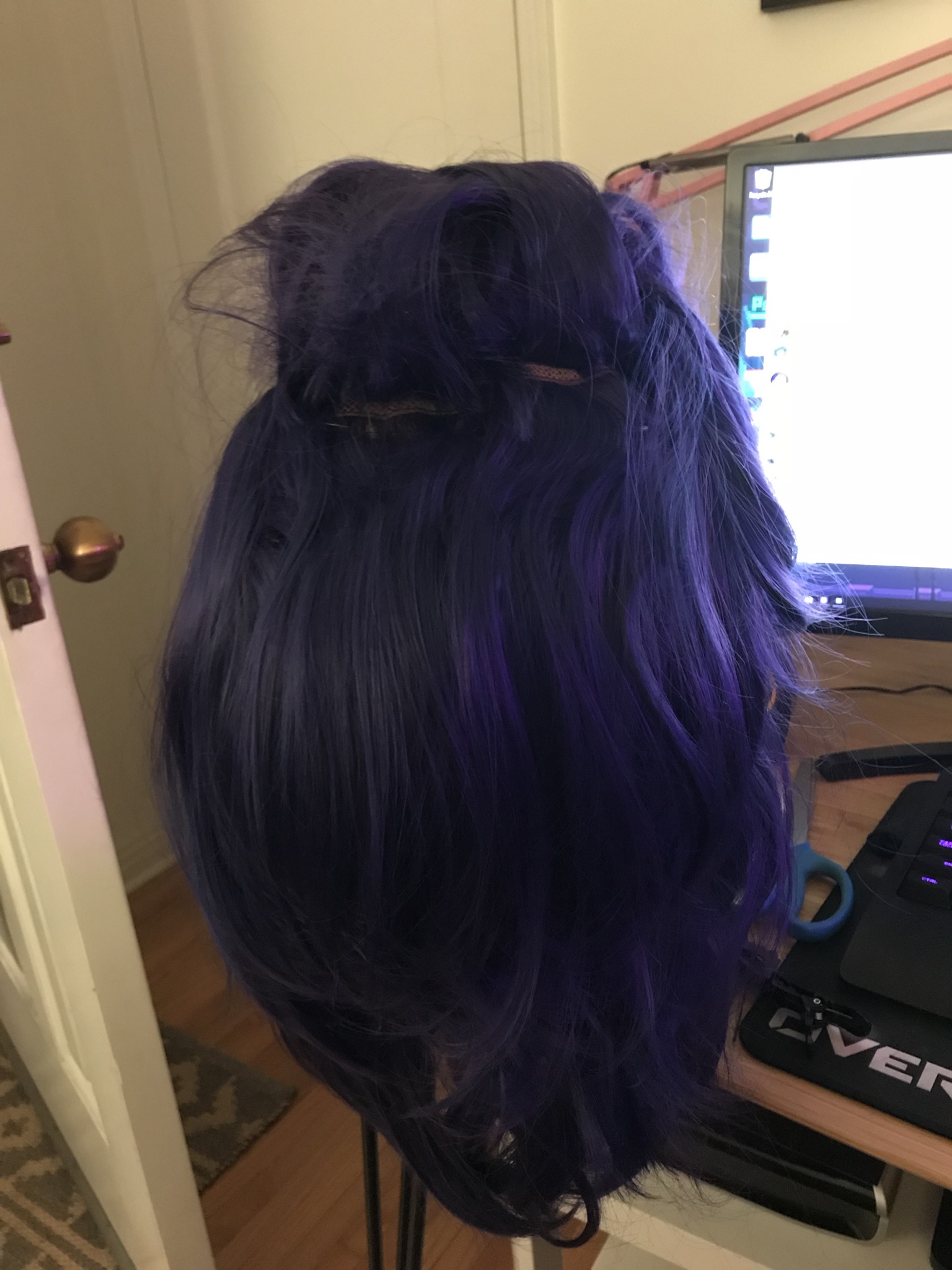 Teasing my wig. This is the Jeannie from Arda Wigs — they were out of the color I wanted, but I think this one worked out!