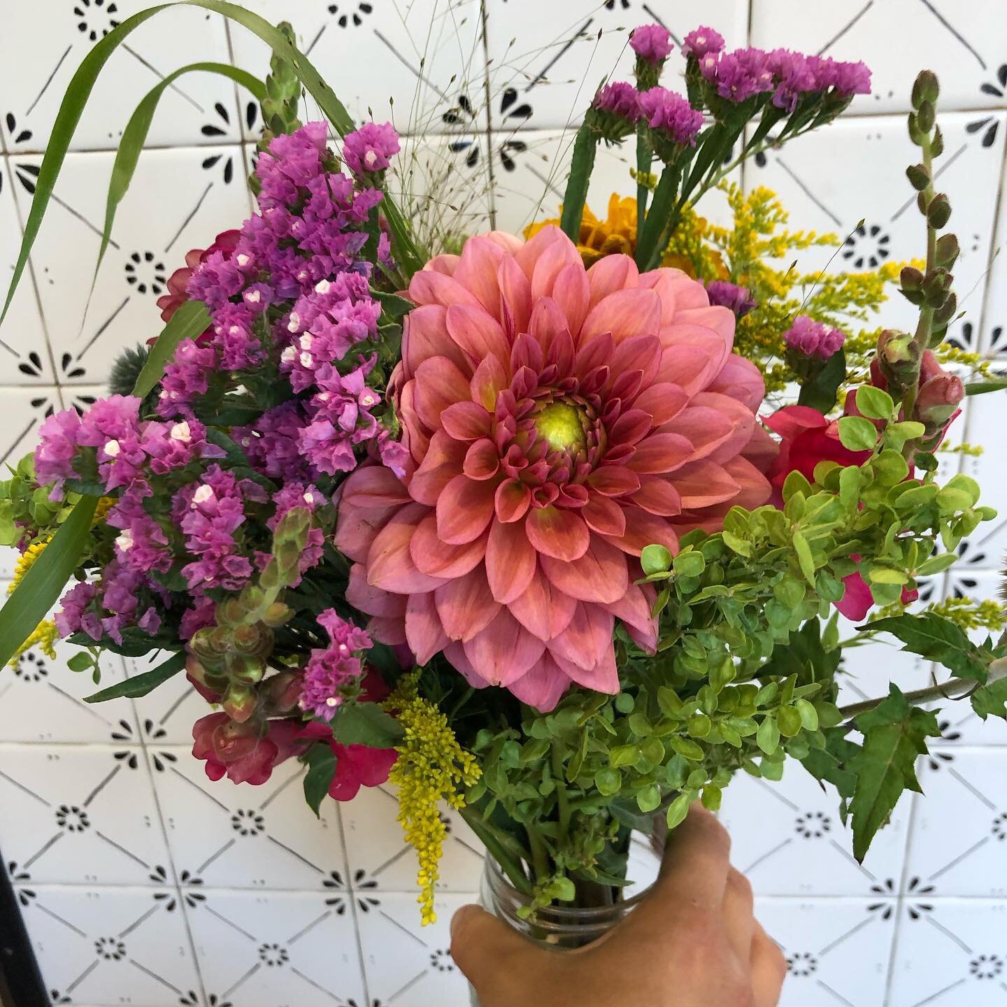 Happy Friday! A couple surprises today including these beautiful bouquets from @gardenwerks_flowerfarm and a limited run of our chocolate cherry sourdough 🍫🍒

Also, caraway rye, roasted garlic &amp; rosemary, cranberry walnut, and sourdough baguett