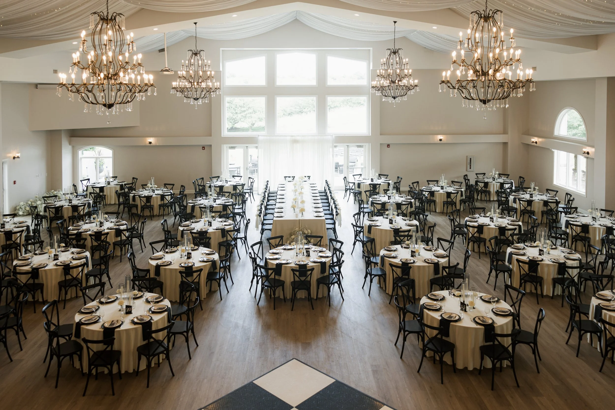 TheHandys-BlackandWhiteFountainsBallroomWedding-523.jpg