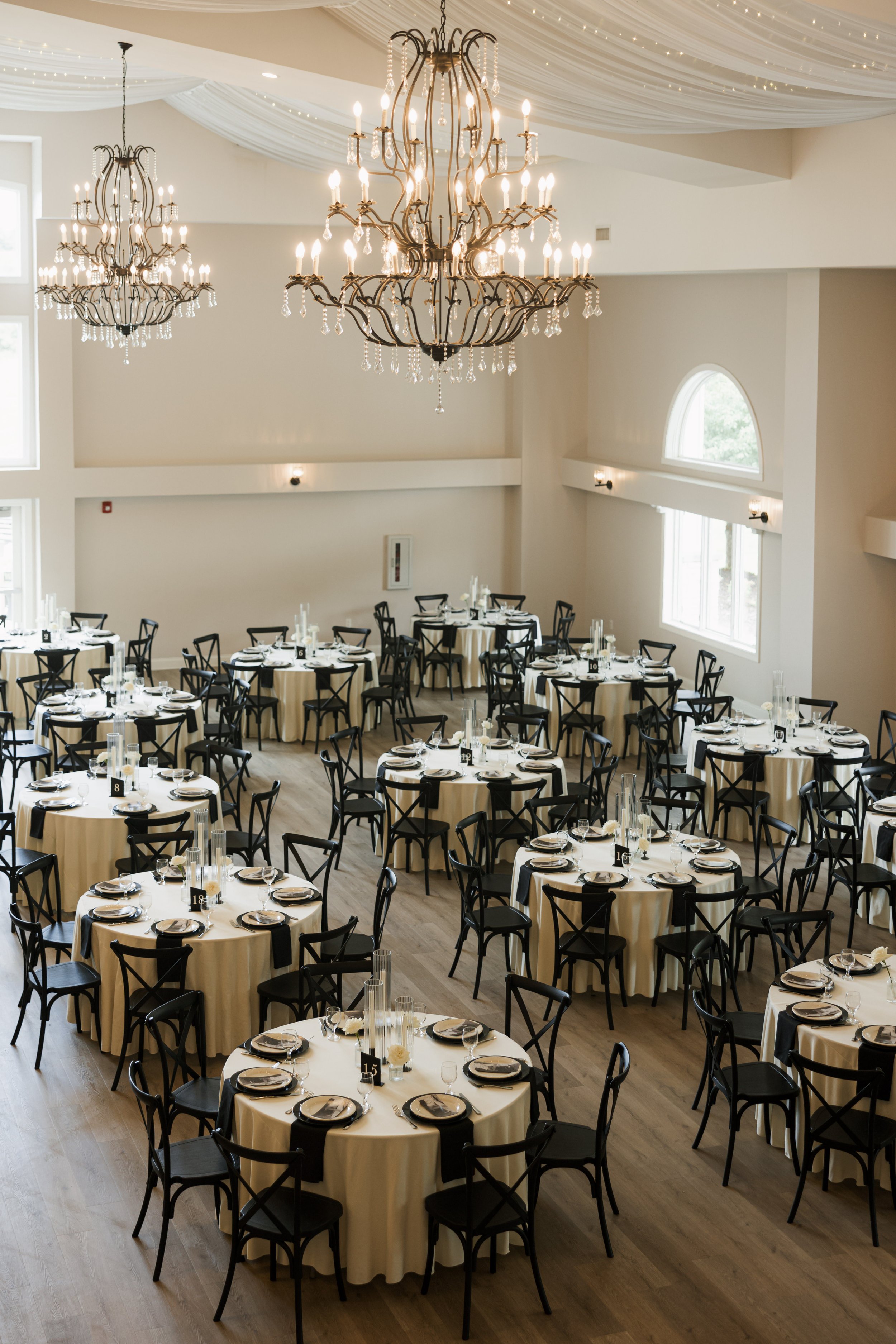 TheHandys-BlackandWhiteFountainsBallroomWedding-524.jpg
