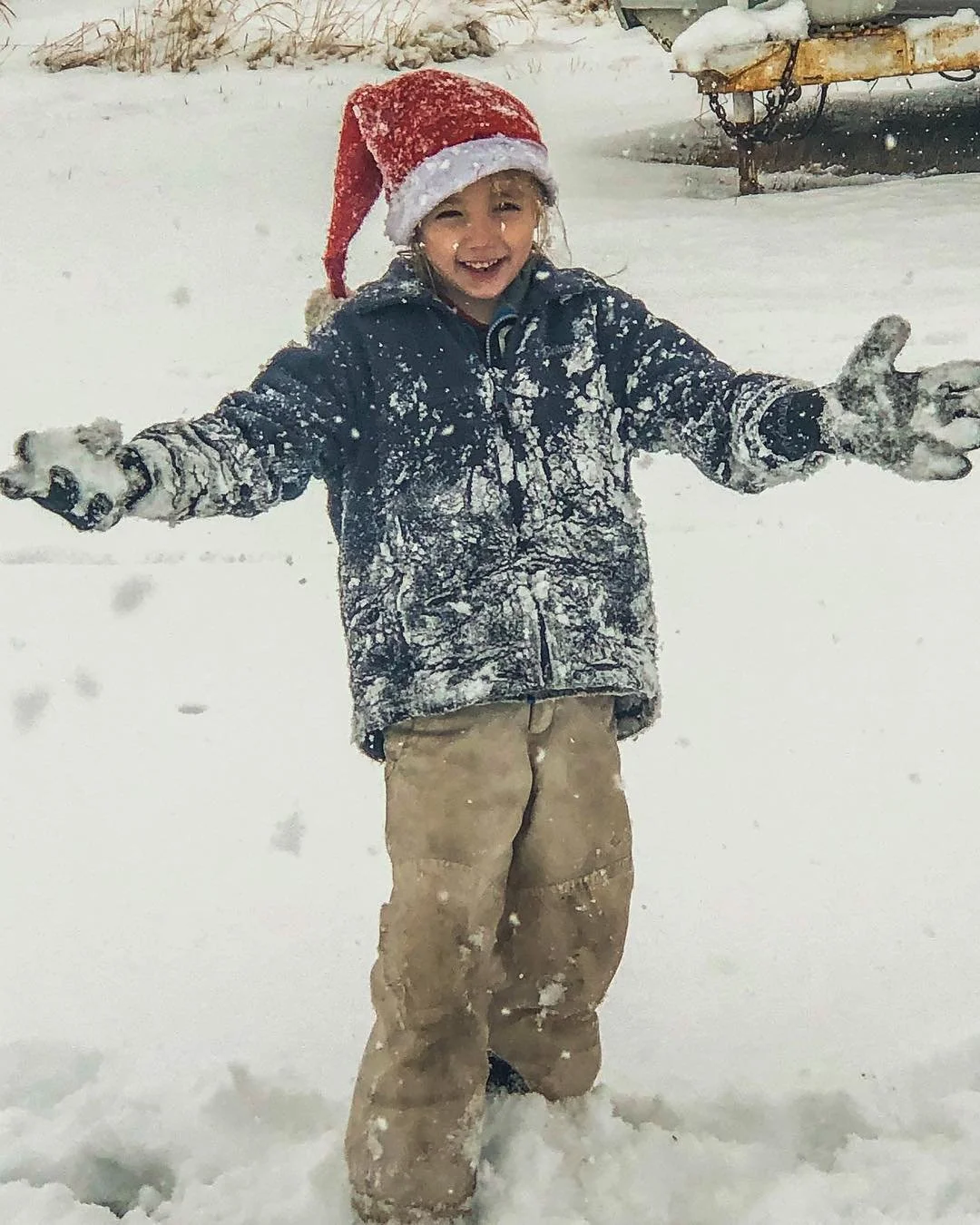 Nailed you! Nobody can run from my #snowballs.
.
.
.
#travelwithkids #adventurekid #outdoorkids #letsgosomewhere #bringthekids #havekidswilltravel #raiseawildchild #raisethemwild #kidstravel #wildandfree #childhoodunplugged #welivetoexplore #getoutst