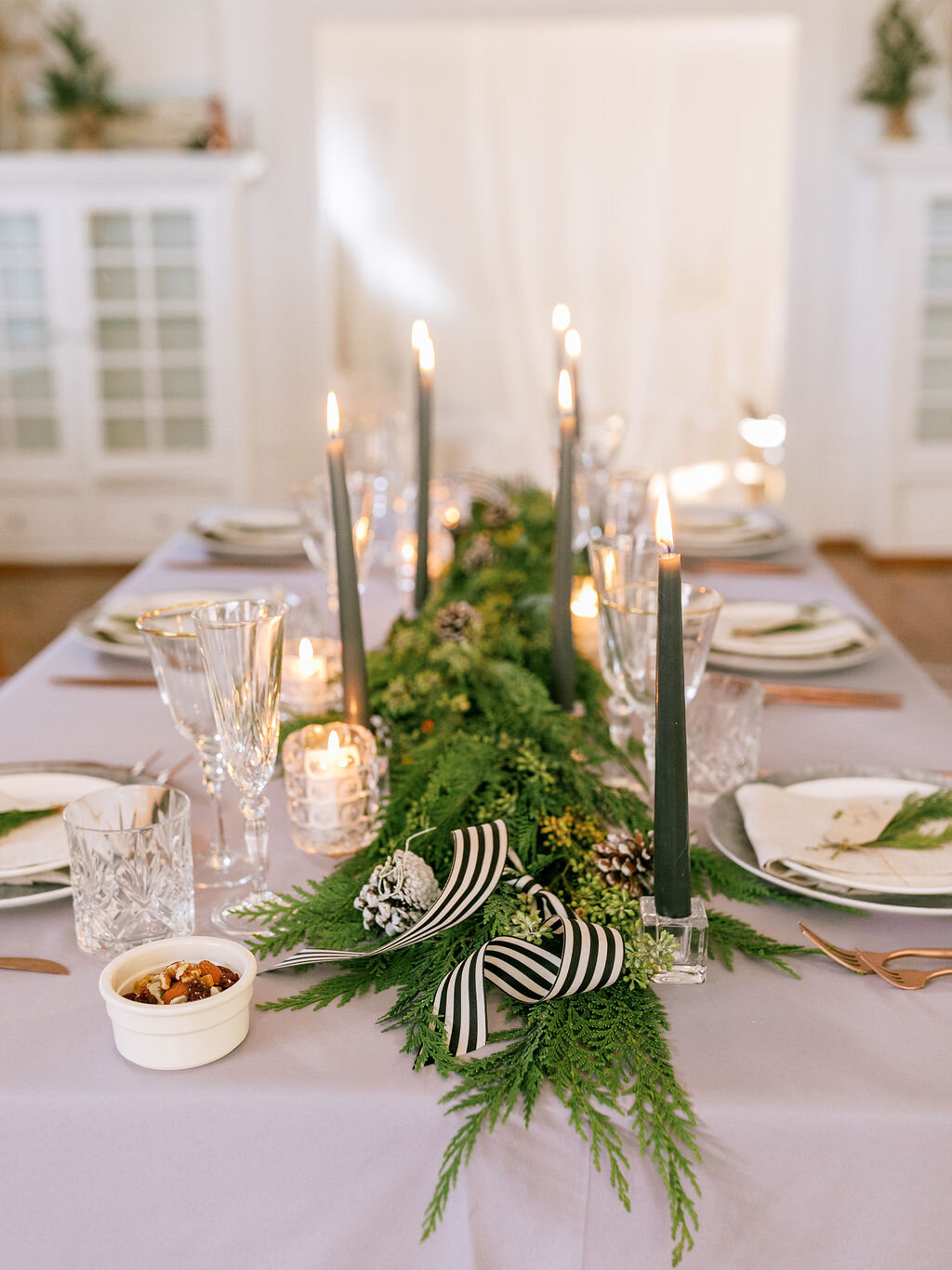 A Holiday Table Two Ways! — The Modern Romantics