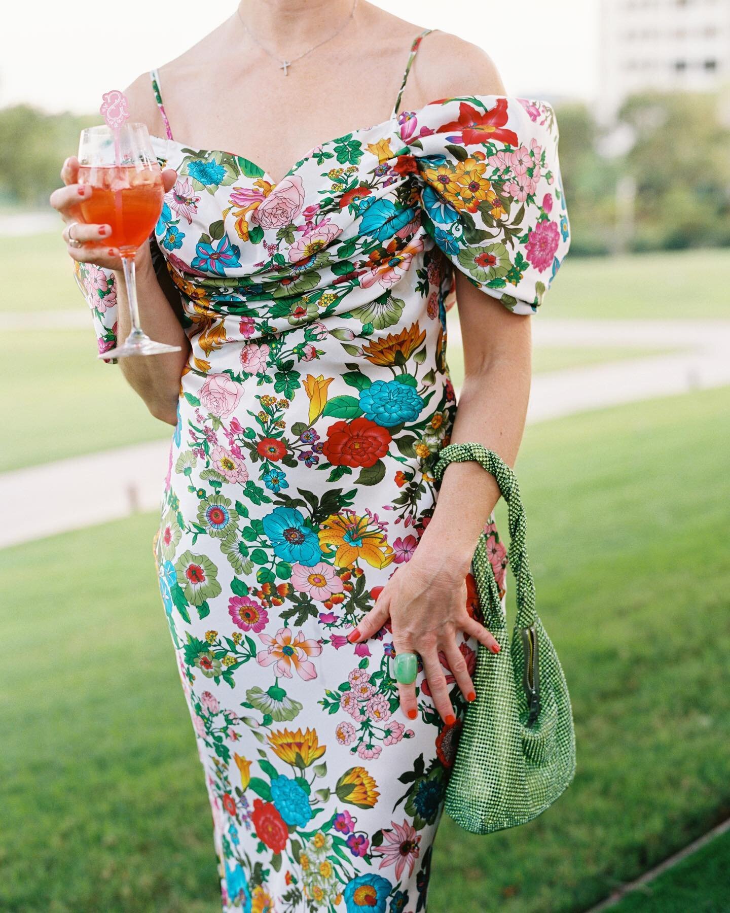 More 🎞️ from the gorgeous @eva.cozart San Antonio wedding!

Captured by the talented 📸 @sarahlordphoto 

Wedding - Custom Silk Flower Print Dress
Rehearsal Dinner -The Savannah Dress @pearlsoutherncouture