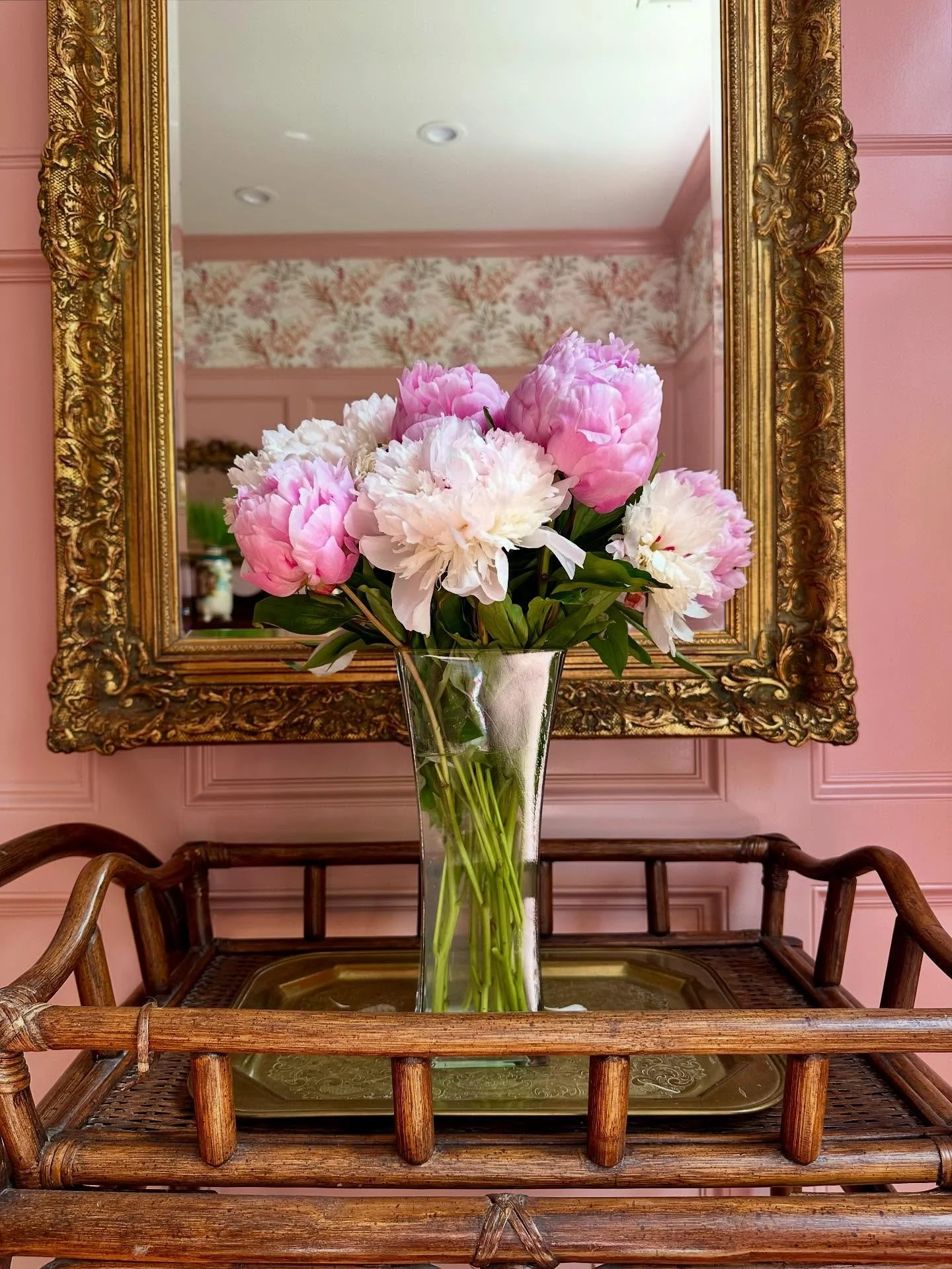 Run, don&rsquo;t walk to @traderjoes to get your Peonies 🌸🏃🏼&zwj;♀️

These flowers are heaven! ☁️👃🏼
And if you&rsquo;re not buying your flowers from @traderjoes , you are literally burning money.