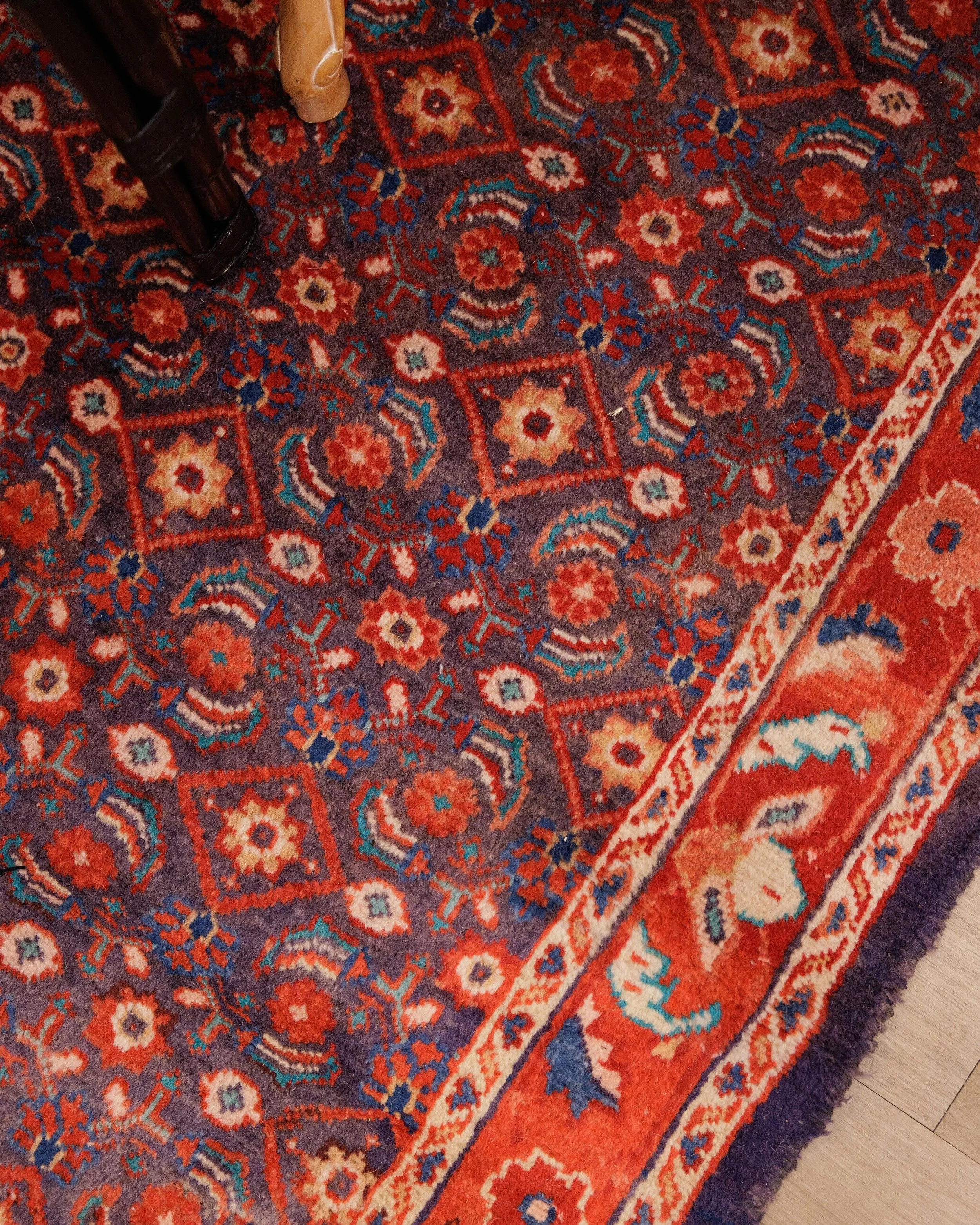 The Red Runner 🧞&zwj;♂️🧞&zwj;♀️ One of my most interesting acquisitions. 

I discovered this rug at the estate sale of Roger Keeley in Dallas Texas. First off - This house had always been a mystery to me. The outer facade looked like an overgrown f