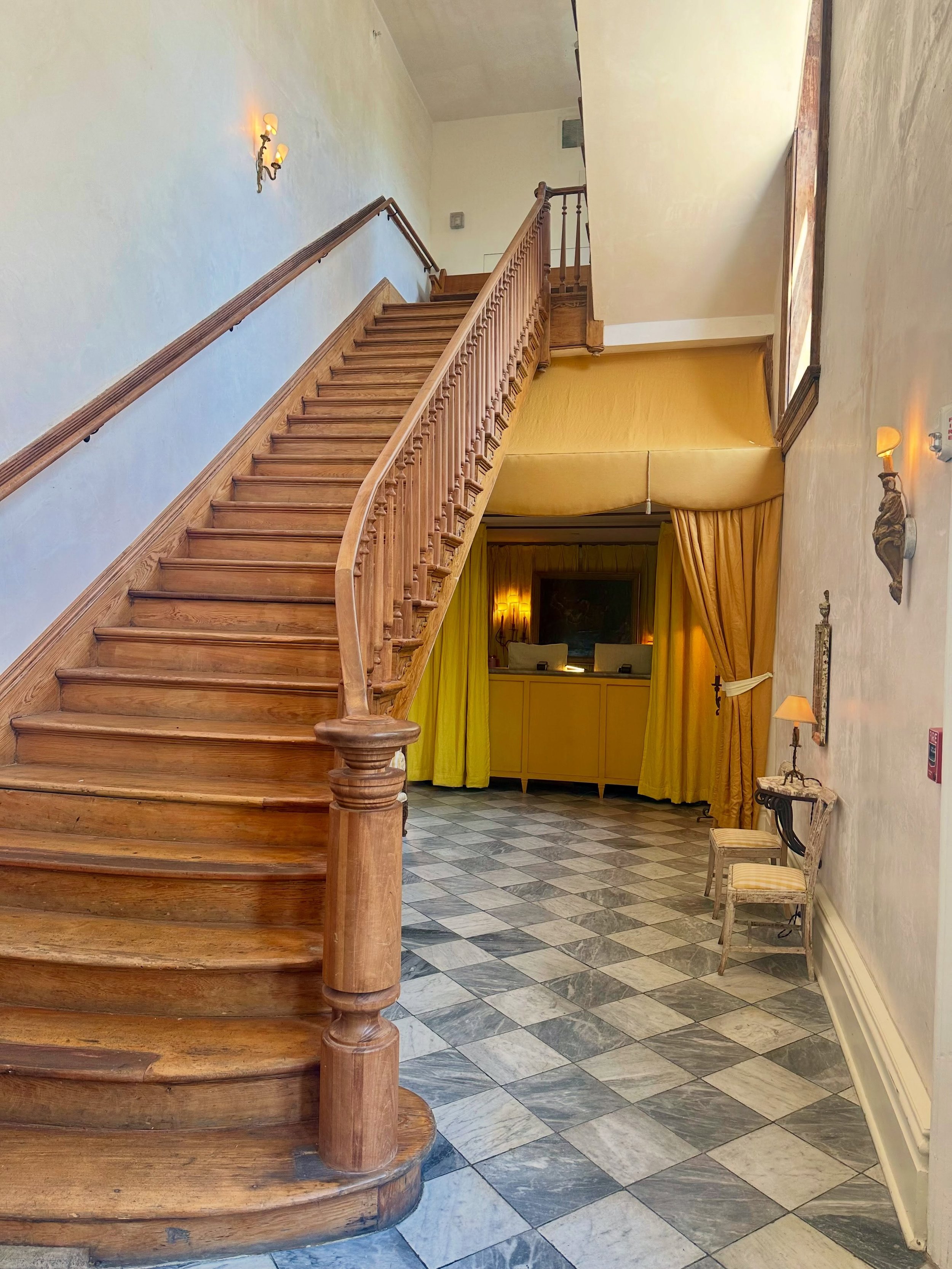 Inspiration 💛 New Orleans 

Back in April, we made the annual journey down to New Orleans for Jazz Fest and we stayed the beautiful and historic hotel @hotelpeterandpaul 

The original Sts. Peter and Paul church opened in 1860 to serve the neighborh