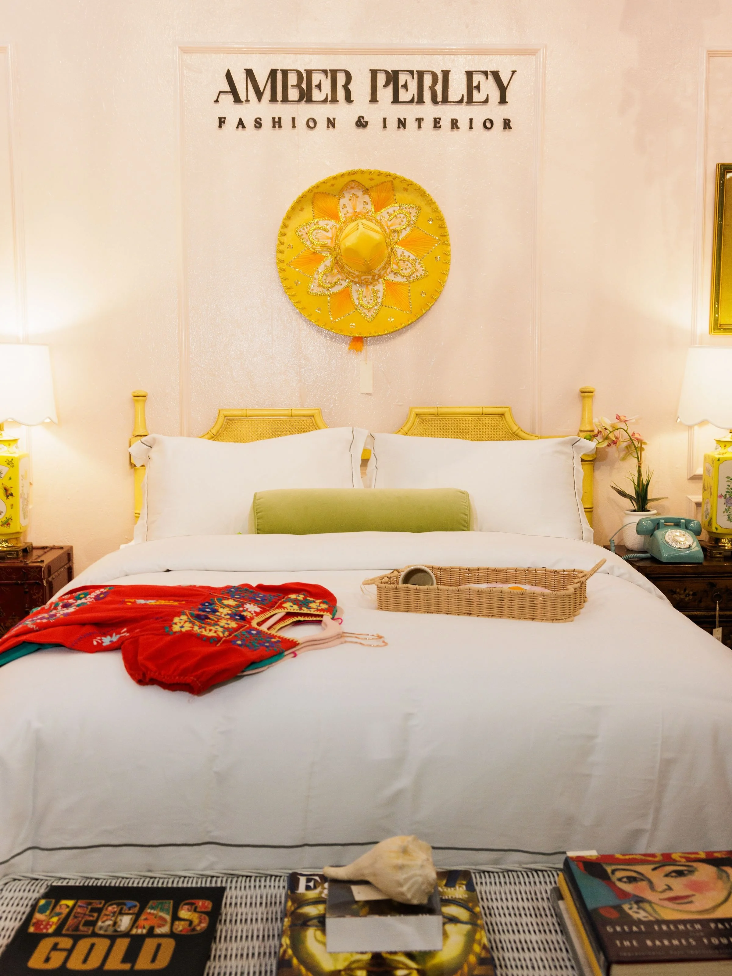 Mellow Yellow 💛

🏷️ Authentic Handcrafted Pigalle Mexican Velvet Sombrero - 
Add brilliant color and authentic charm with this original Mexican sombrero by Pigalle. Crafted in vibrant canary yellow velvet, featuring ornate gold and white thread emb