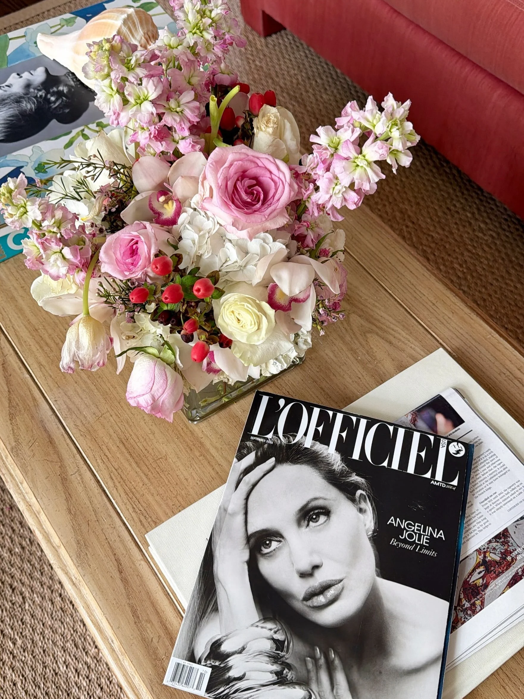 Wednesday afternoons ☁️
@lofficielparis @frenchflorist