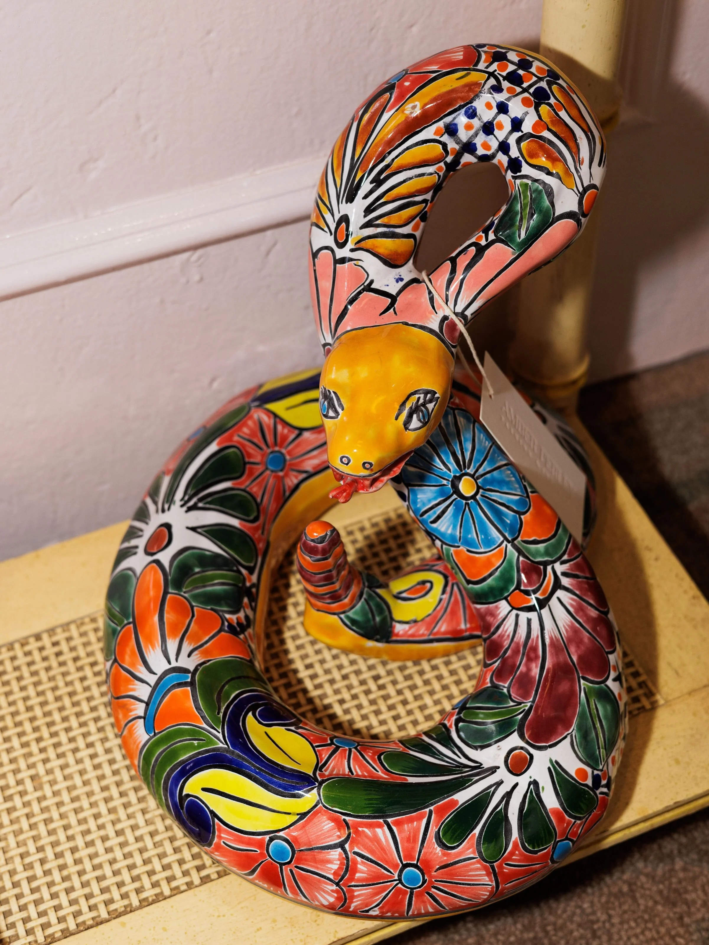 Not all sssnakes are bad &hellip; well at least not this one! 🐍✨

This summer, I stumbled across this snake at the infamous Los Pueblitos, San Antonio. A cozy and iconic gift shop located in downtown San Antonio&rsquo;s Historic Market Square that p