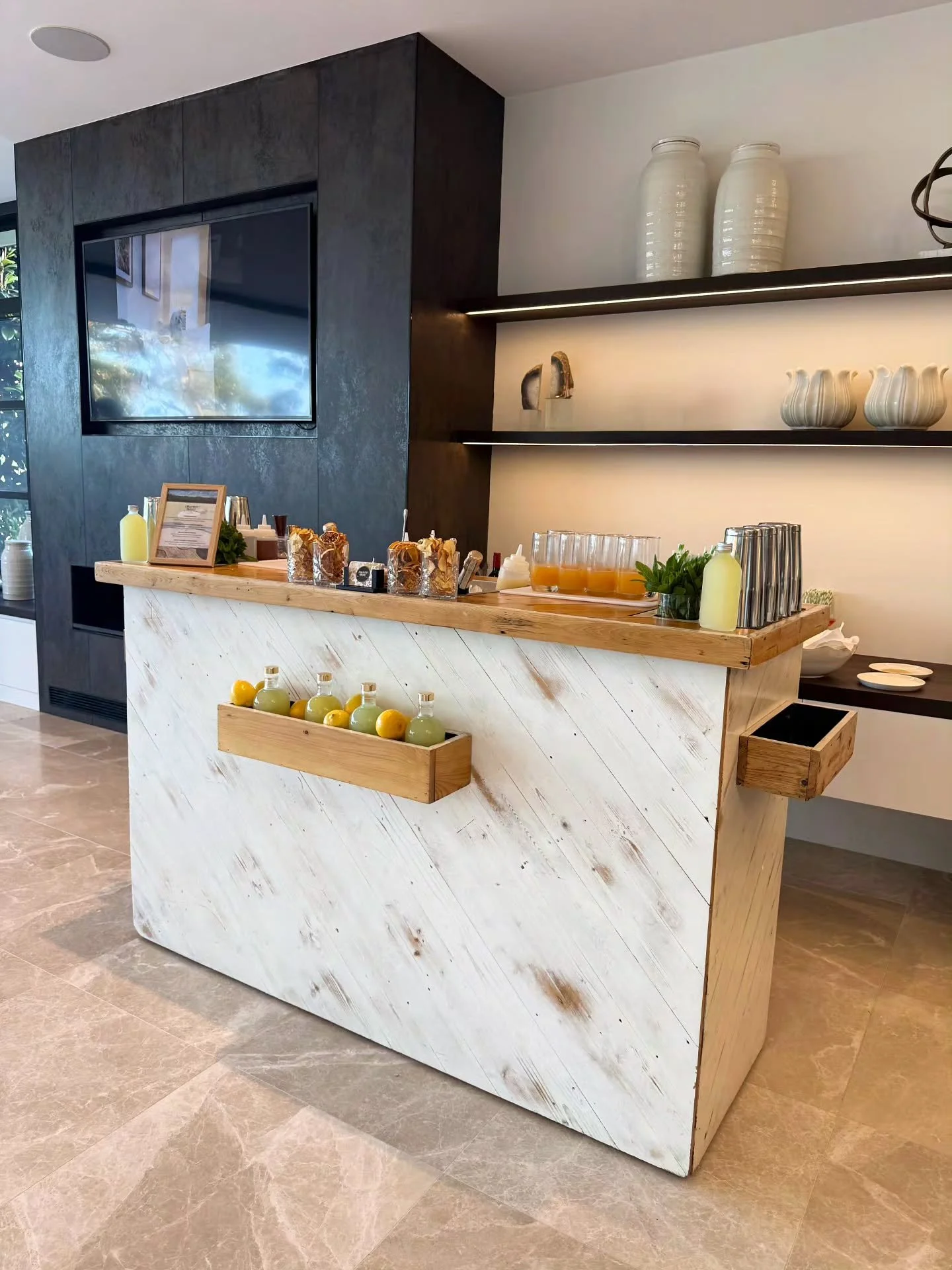 A weekend full of celebration in Sydney!!
Enquire with our team for your next private party.
Get a quick quote!!
#EveryDropIsArt
#SydneyMobileBars
#FunkyCocktailGlasses
#ChampagneTowerSydney