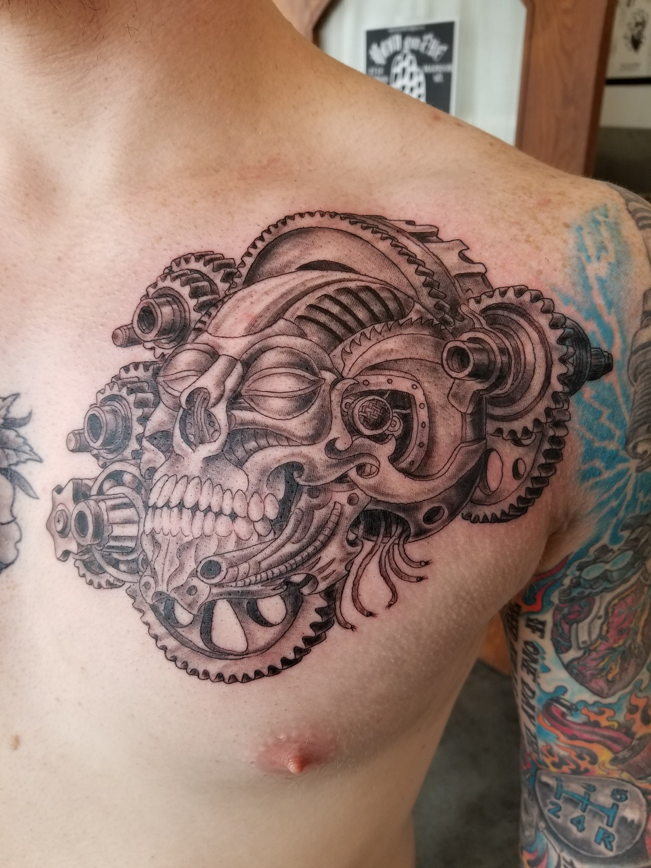 Mechanical skull and gears