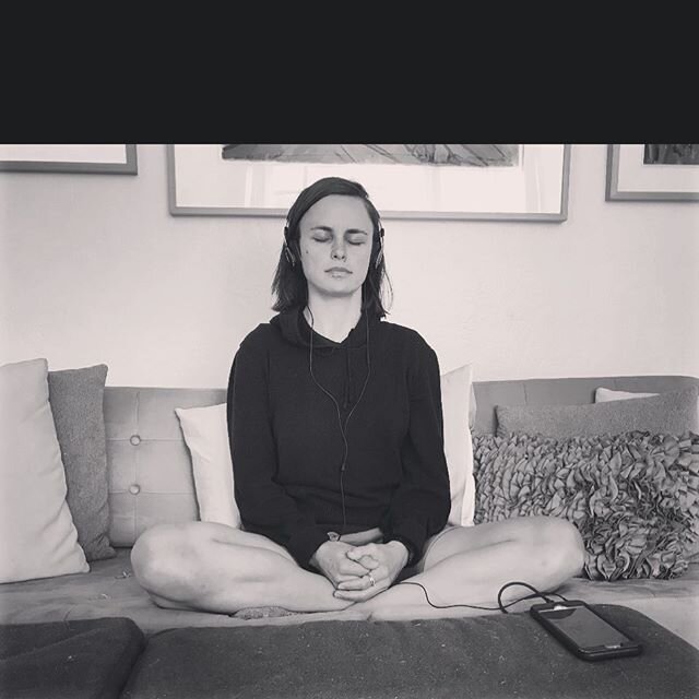Meditation 🧘&zwj;♀️🧘&zwj;♀️🧘&zwj;♀️ I love the benefits of starting a day with meditation.

1. Create and Manifest 
2. Sets my day 
3. Calms my emotions 
4. Be kind to me 
5. Hear myself 
6. Opportunity to show up differently. 
Meditation is a con