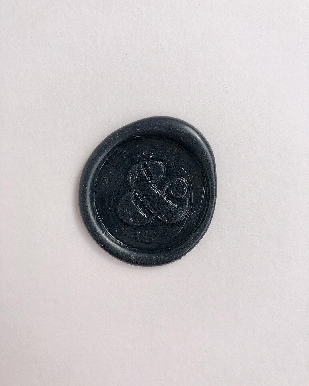 lucky-note-ampersand-wax-seal-design.jpg