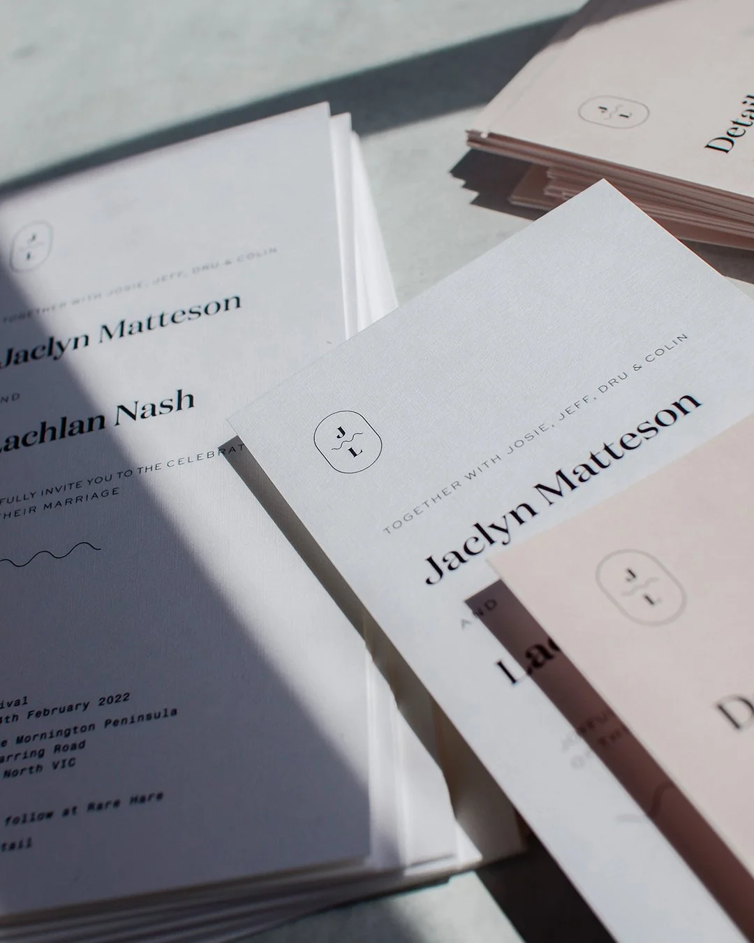 modern-minimalist-wedding-stationery.jpg