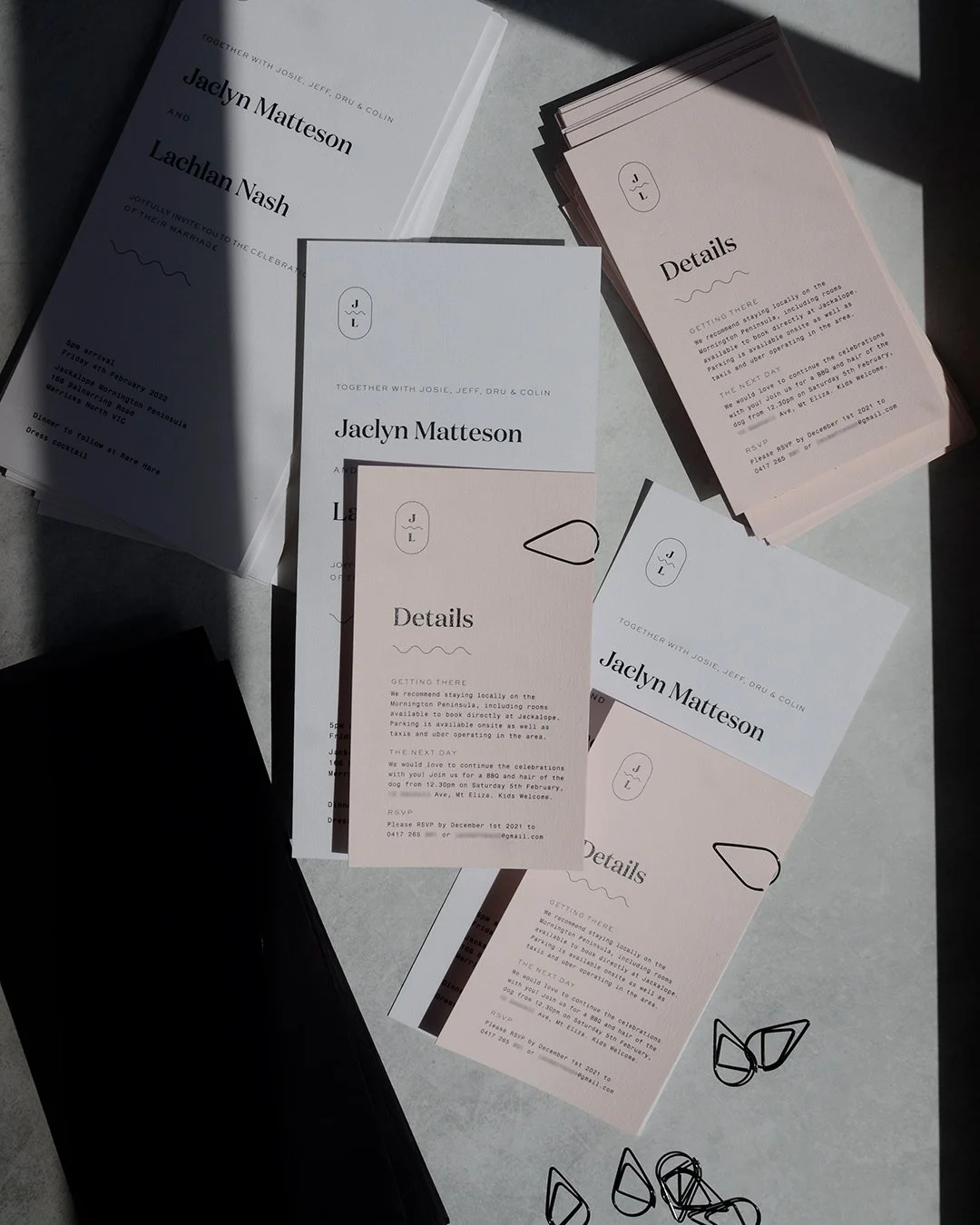 quinne-semi-custom-wedding-invitation.jpg