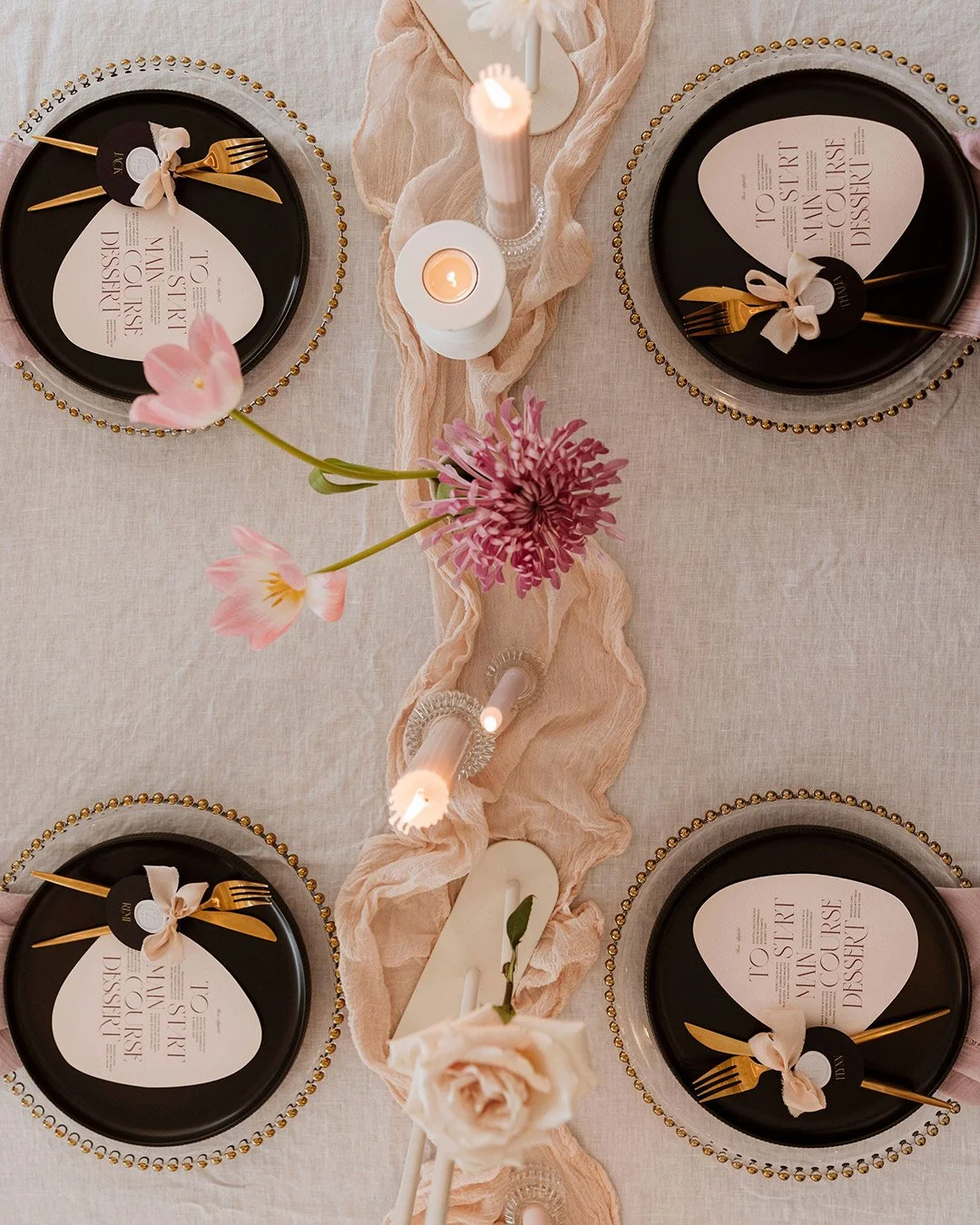 pink-gold-black-wedding-tablescape-table-setting.jpg