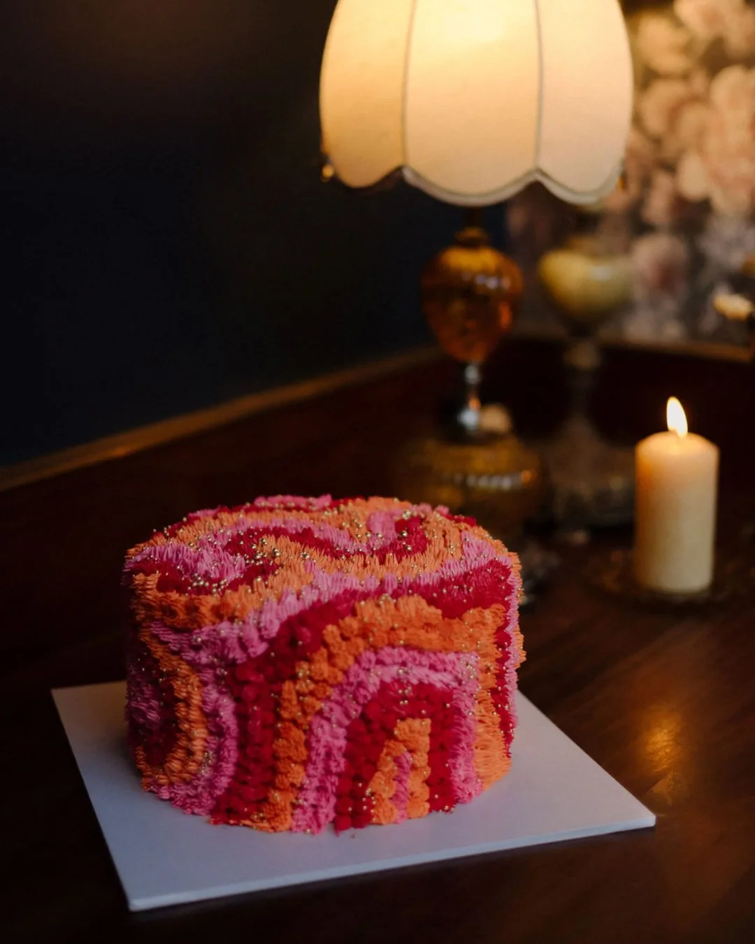 colourful-shag-pile-rug-wedding-cake.jpg