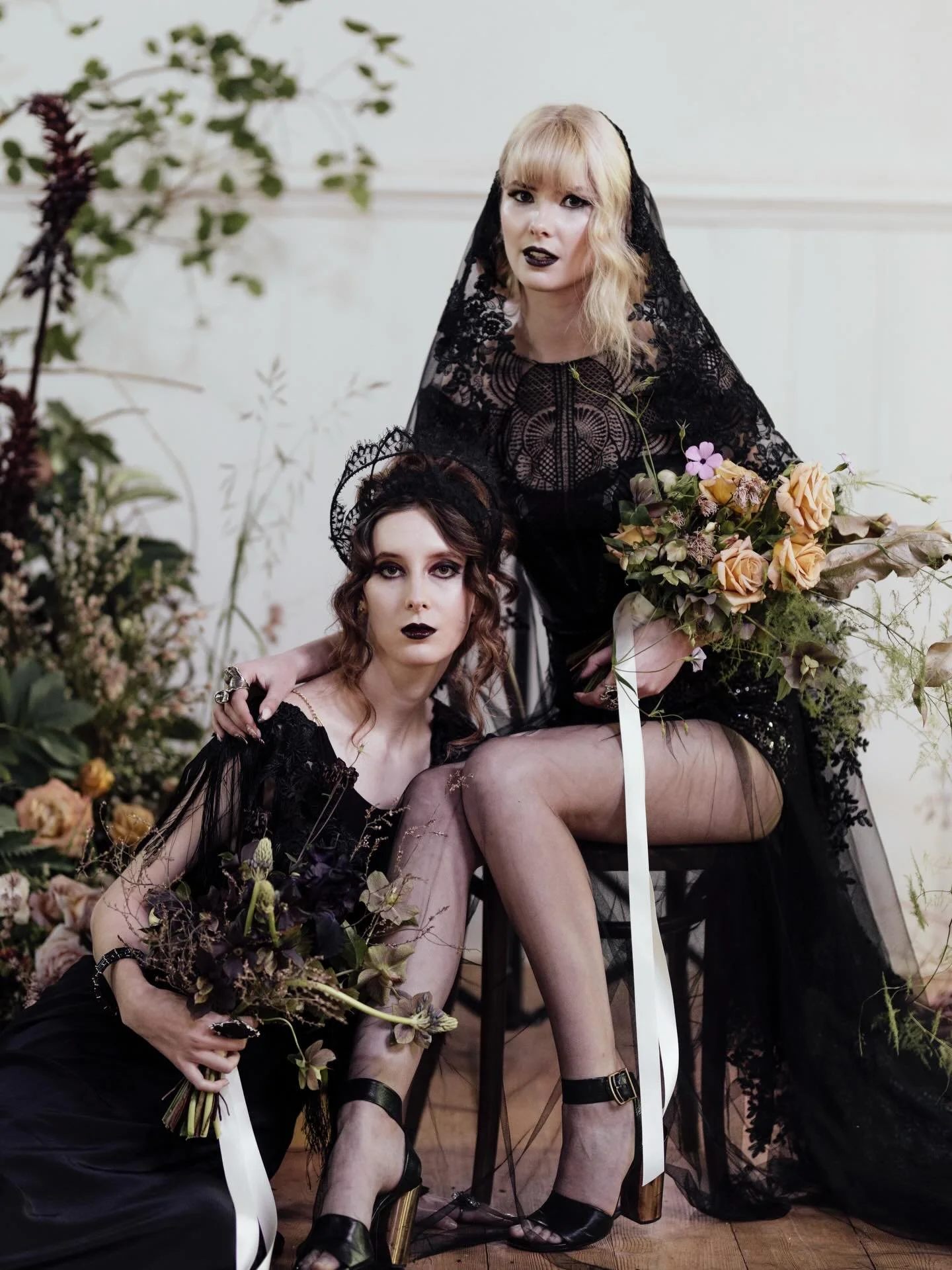 Untamed and unapologetically wild🖤 Obsessed with these stunning shots from this dark and moody styled shoot.

The amazing team:
Concept, creative direction &amp; glam - @thedistinctivedame
Creative direction &amp; photo - @liminalwonderland
Video @d