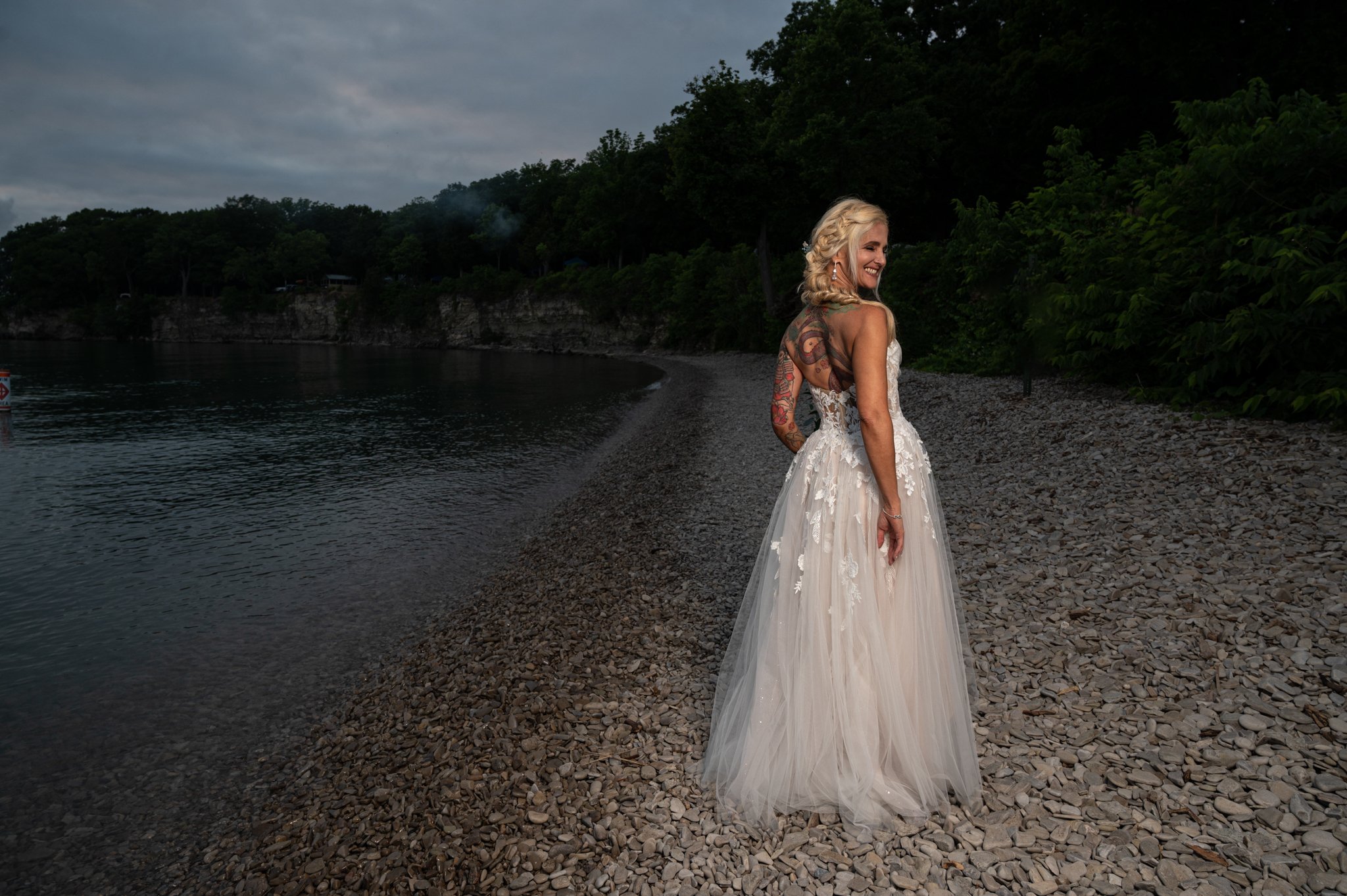 bride photo on the beach sunset