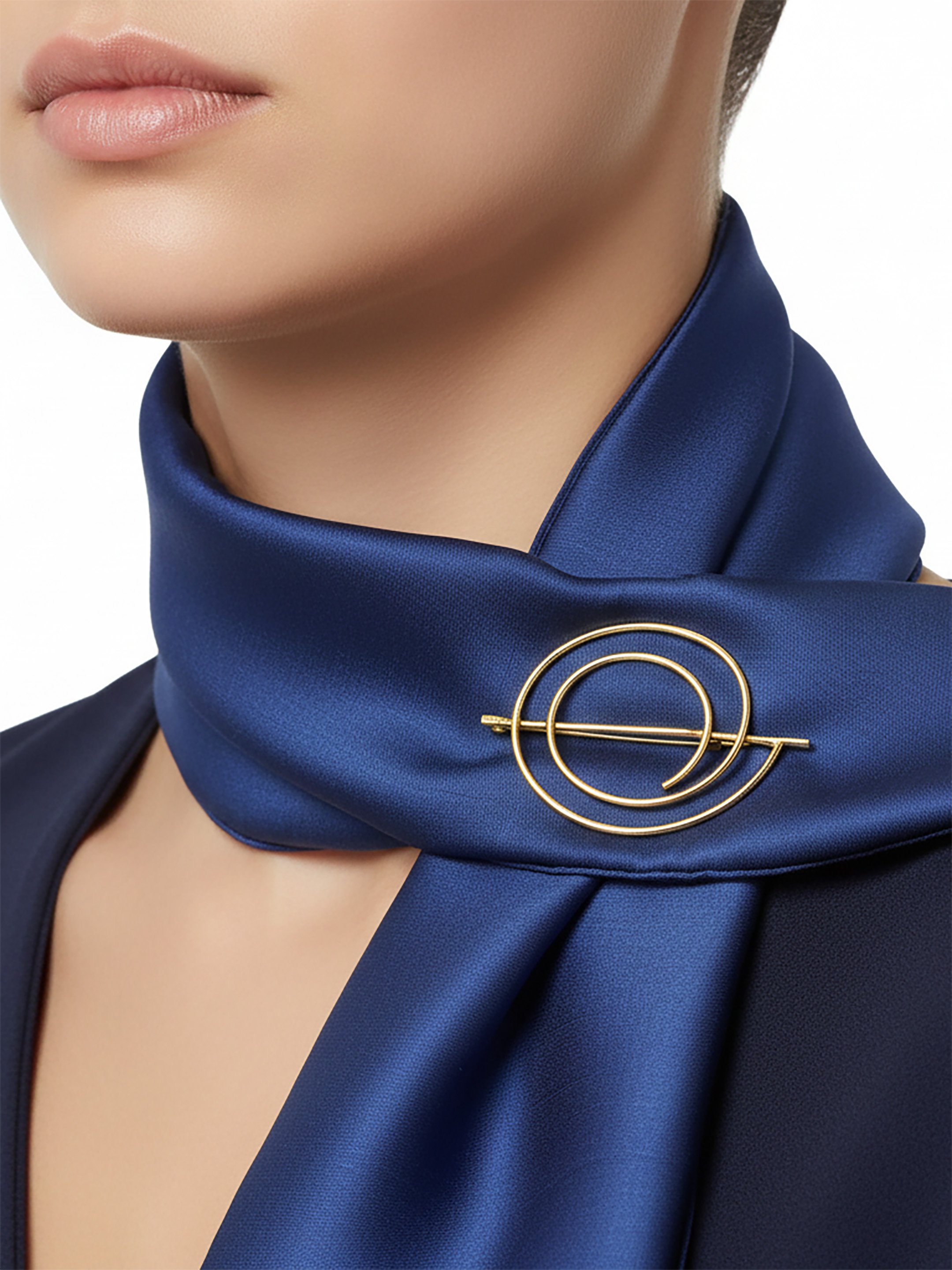 ABIGAIL_BROOCH_IZABYSILVIADAVILA_FLYINGSOLONYC_jewelrygoldplatedsilverIMG_2296_2868219d-636f-4f2a-8adf-7c28e53769a8.jpg
