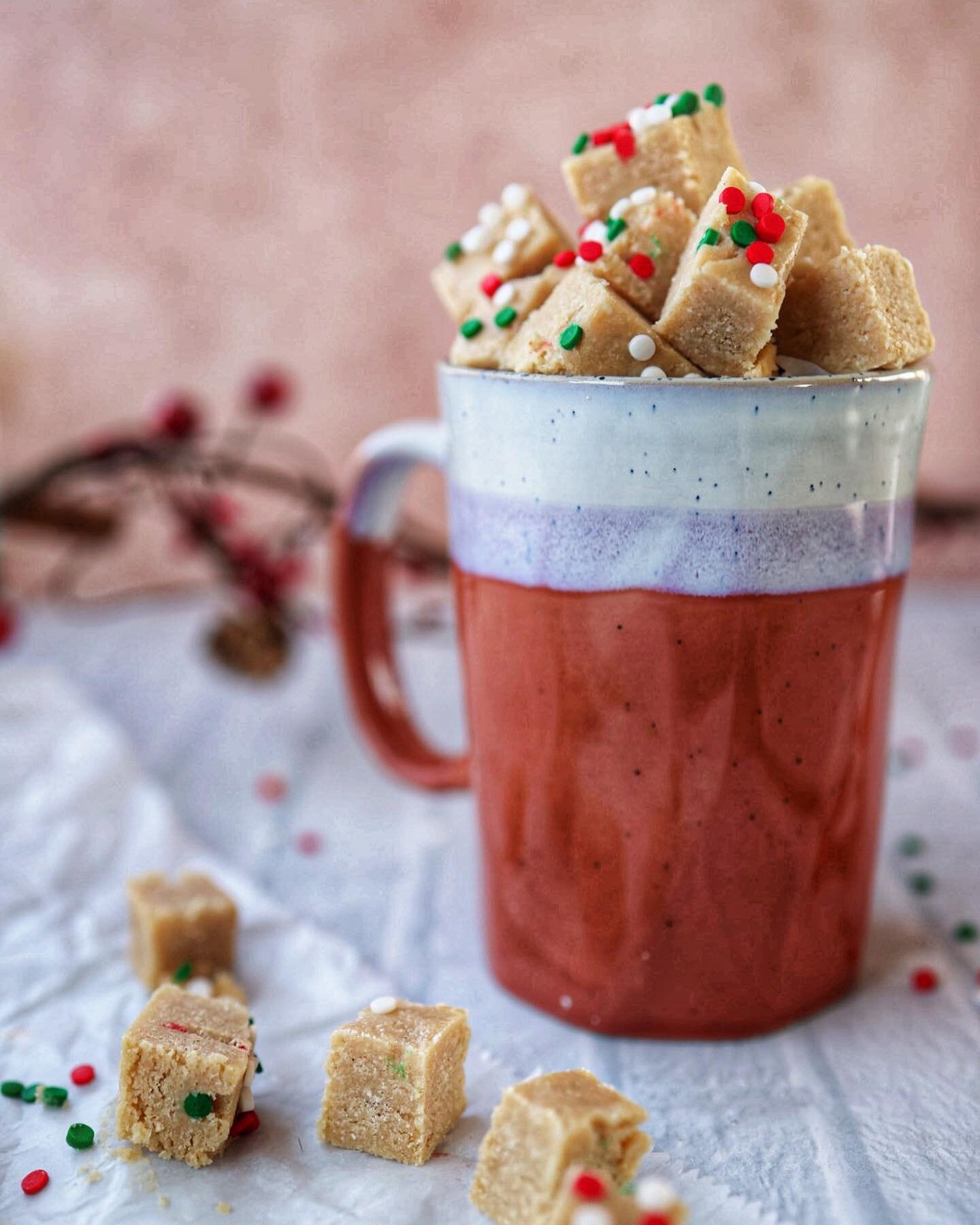no-bake protein shortbread bites 🎄

these cute lil bites are vegan, gf, &amp; literally taste like melt in your mouth soft shortbread ☺️ they&rsquo;re meant to be super simple, so they aren&rsquo;t the most groundbreaking treat in the world, but i l