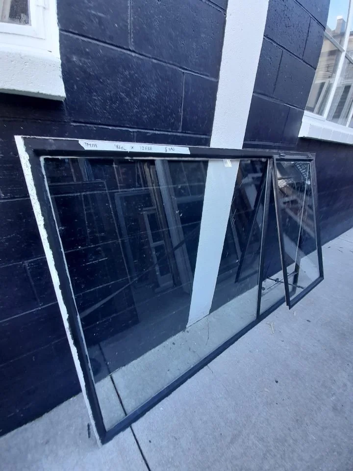 TM111 Black Single Glazed Steel Window 1860x1255 1.jpg