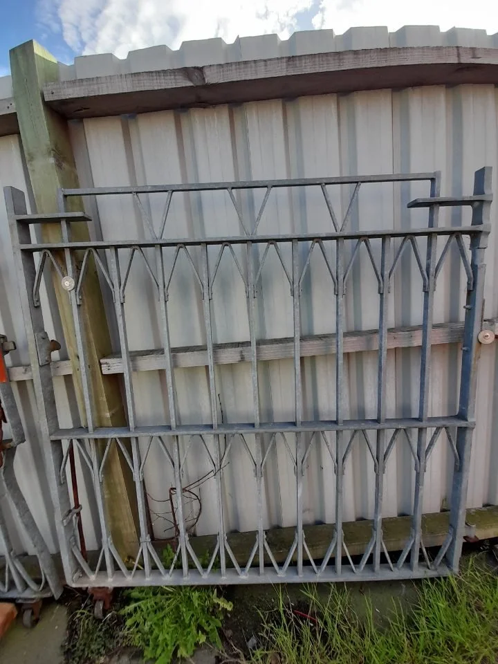 TM111 Galvanized Steel Gates 3000x1450 1.jpg