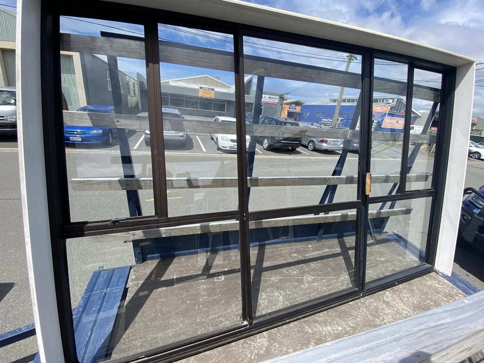TM703 Bronze Alu Single Glazed Ranch Slider 3215x2085 1.jpg