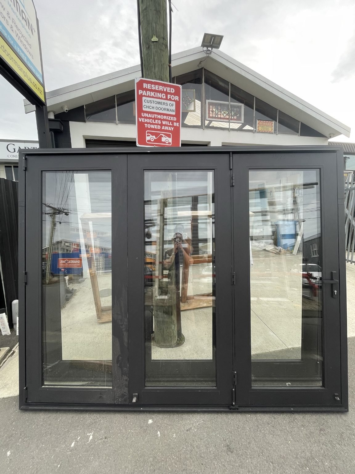 TM4999 Ironsand Alu Double Glazed Bifold Door 2710x2180 $4500.jpg