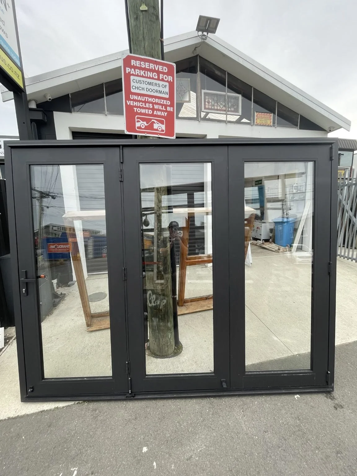 TM4994 Ironsand Alu Double Glazed Bifold Door 2700x2160 $500.jpg