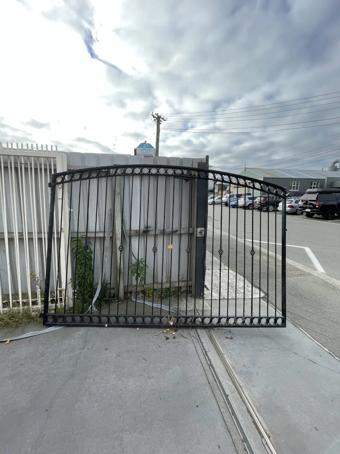 TM2 Black Steel Gate 2900x1930 $1000