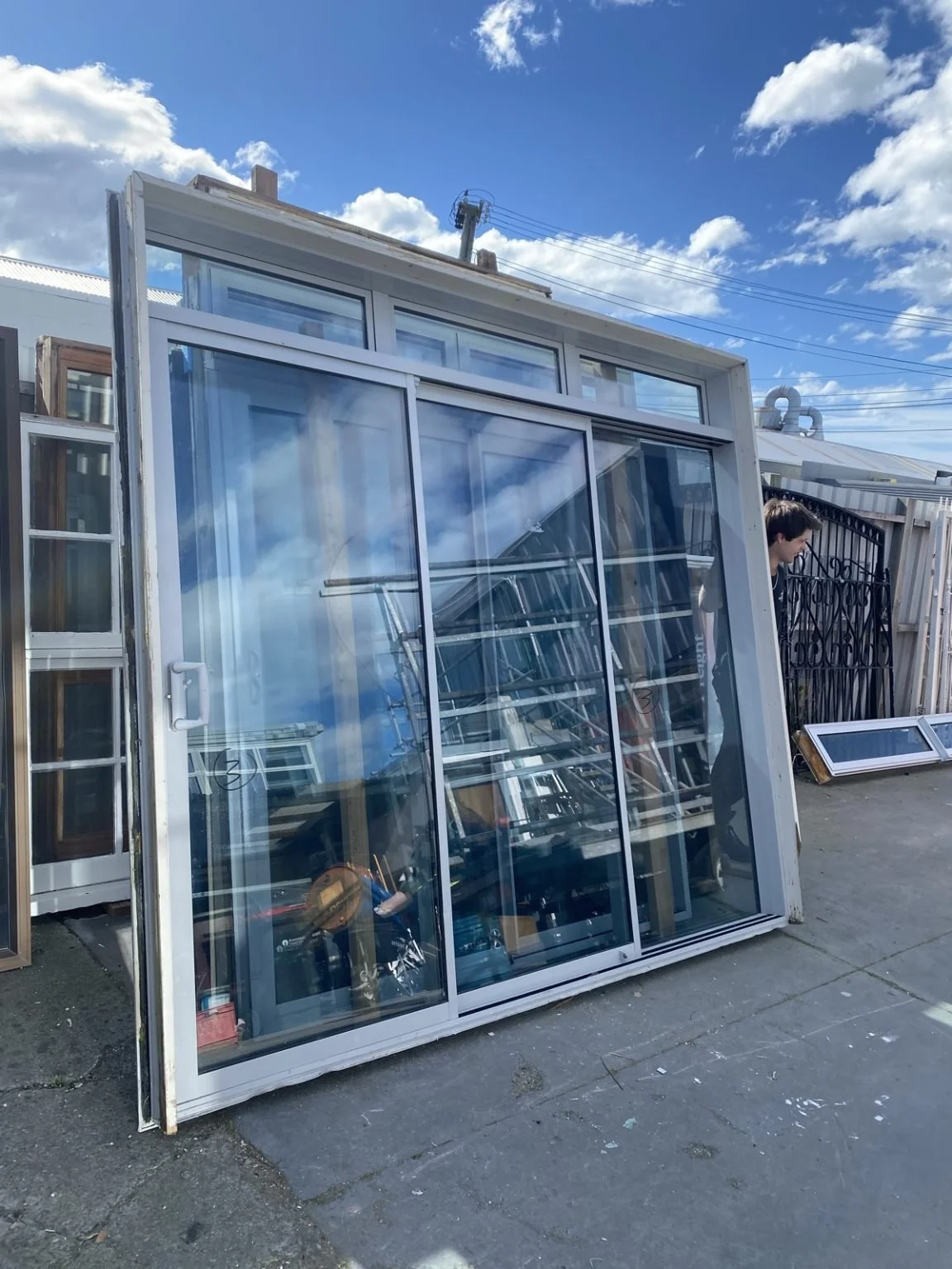 TM5624 Anodized Silver Alu Double Glazed Triple Stacker 4420x2755.jpg