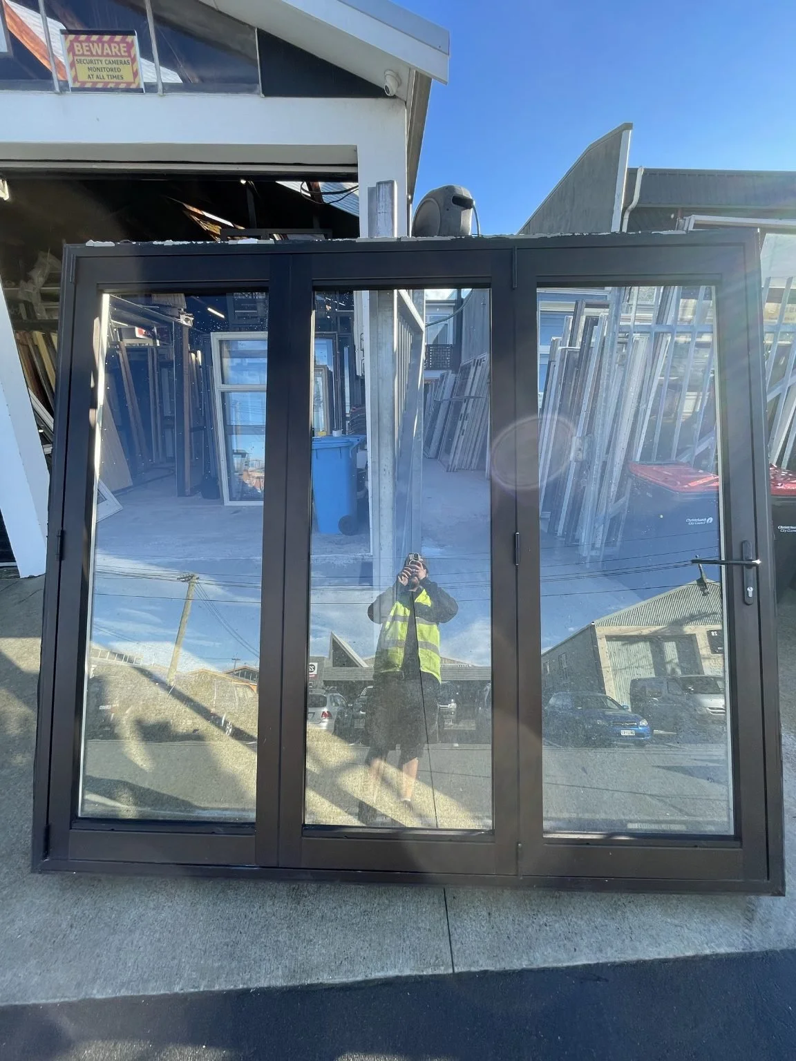 TM5007 Bronze Alu Single Glazed Bifold Door 2455x2190.jpg