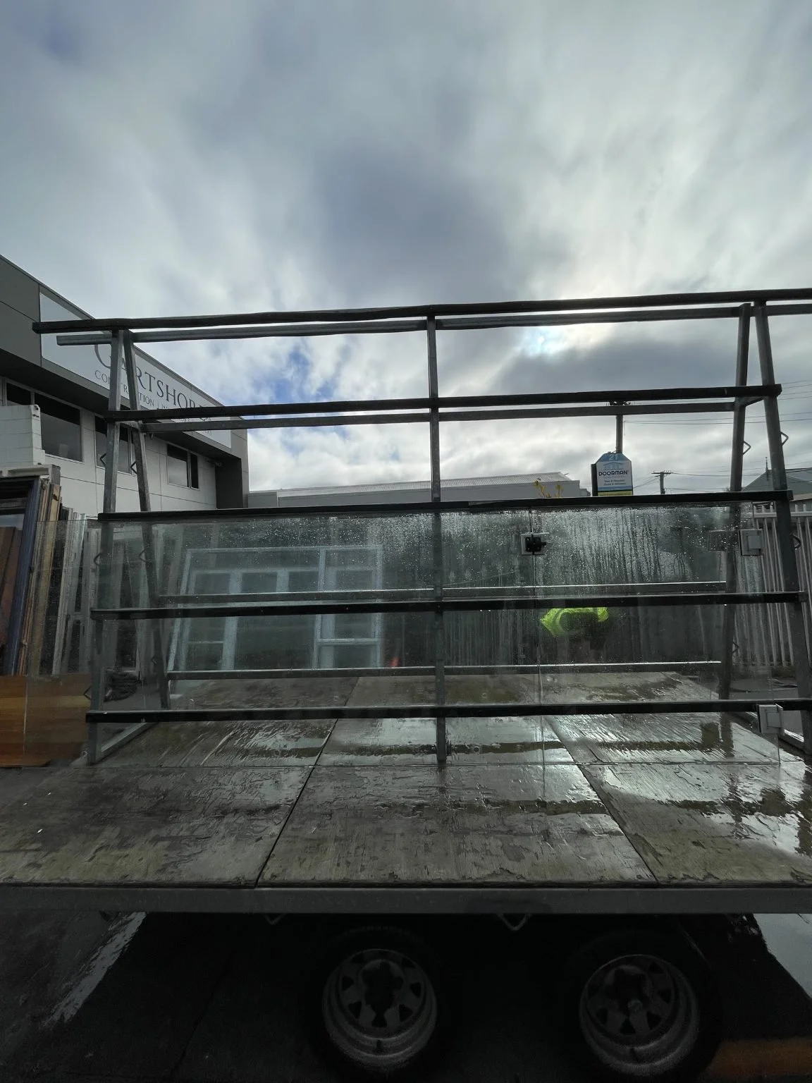 TM21 Glass Balustrade And Gate 3480x1180 2.jpg