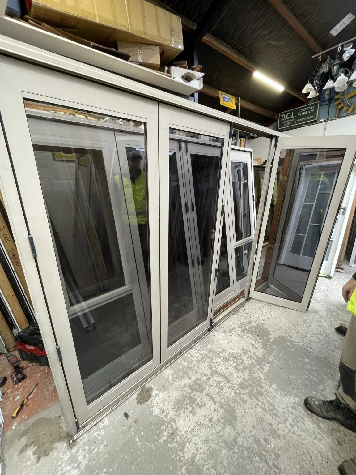TM878 Desert Sand Alu Double Glazed Bifold Door 3020x2145.jpg