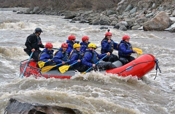 π£‍βοΈβοΈ Are you ready for an unforgettable adventure with Celebrity's Alaska Cruisetours? Imagine the thrill of white water rafting through stunning rivers, surrounded by breathtaking landscapes and the pristine wilderness of Alaska. π²π
Let&rs