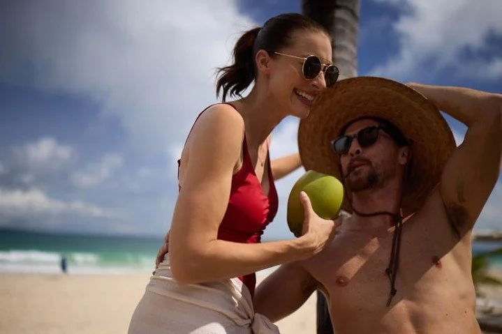 🌴🍹 Escape to paradise with your loved one on a Celebrity cruise to Saint Maarten! Relax on the stunning beaches of Orient Bay, sipping refreshing coconut water and cocktails as you soak up the sun. It&rsquo;s the perfect getaway to reconnect and cr