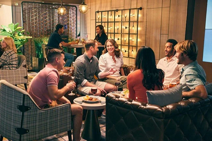 Good drinks, great bites, even better company. 🍺
Craft Social on Celebrity Beyond is the kind of place where afternoons turn into evenings and every round comes with a side of conversation. Casual bar food, an inviting atmosphere, and the perfect sp
