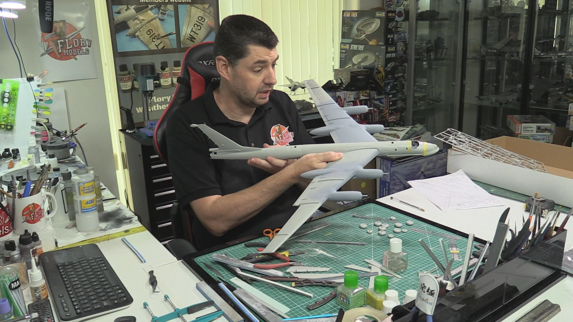 Trumpeter 1/72 Tu-95 Bear Video build