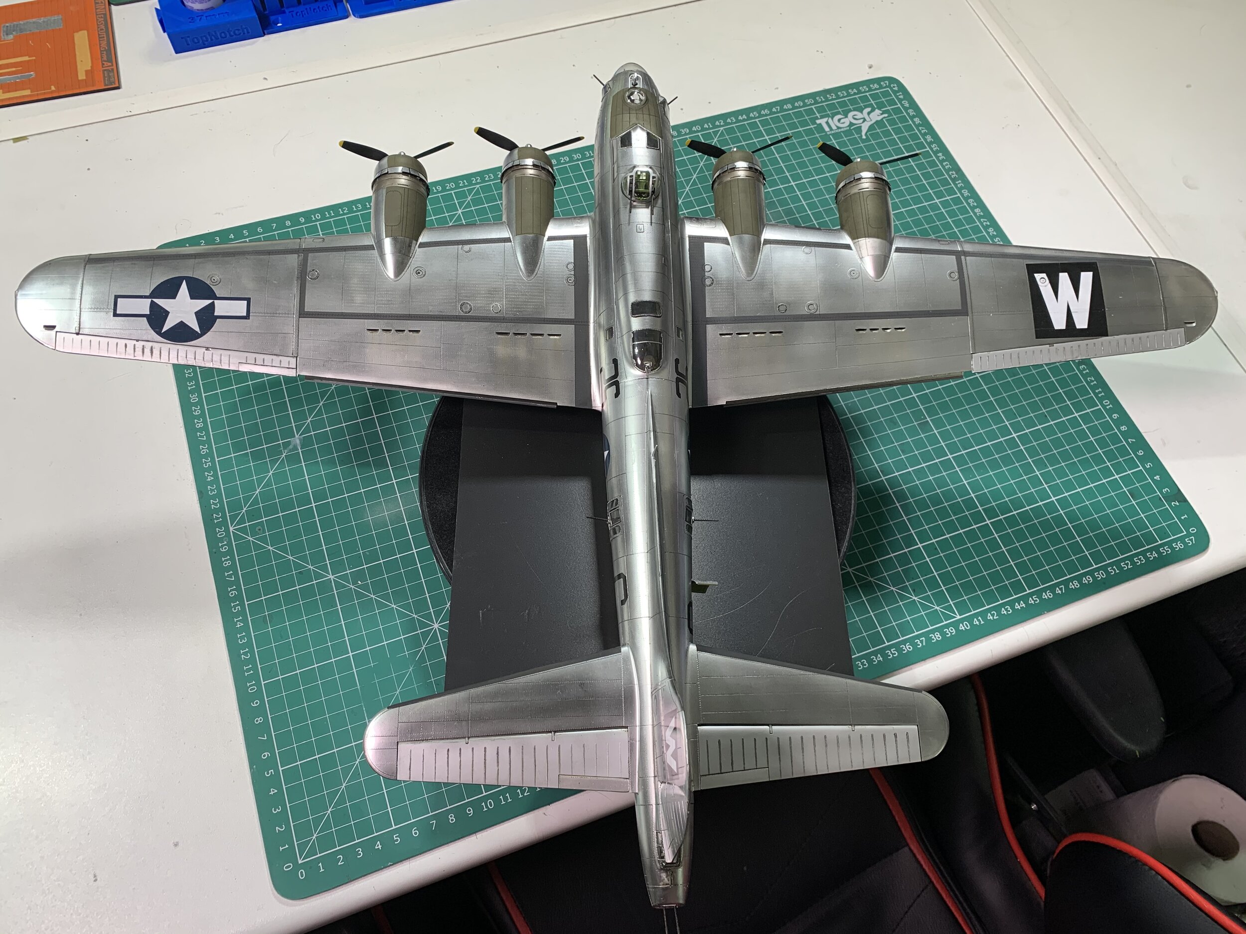 HK Models 1/48 B-17G 'Flory' — Flory Models
