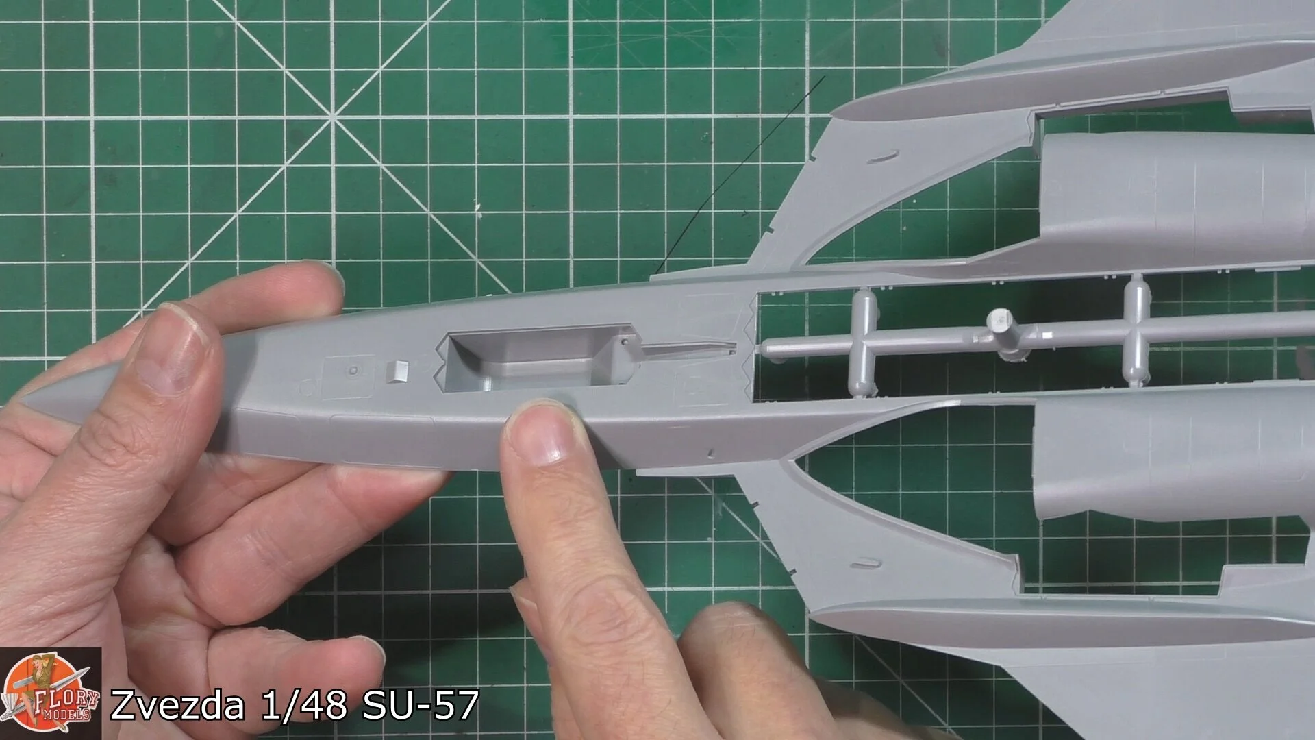 ズべズダ 1/48 SU-57 Amazon.com: Zvezda 4824 Vehicle Model Kit, Multi-Colour