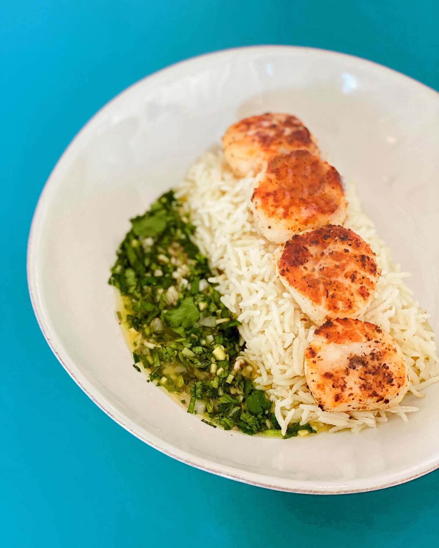We have two Secret Fresh Catch items while supplies last!
.
Classic Oysters / on the Half Shell, served with a green peppercorn mignonette
.
Seared Scallops / Thai ginger spiced with cilantro, lime and basmati rice