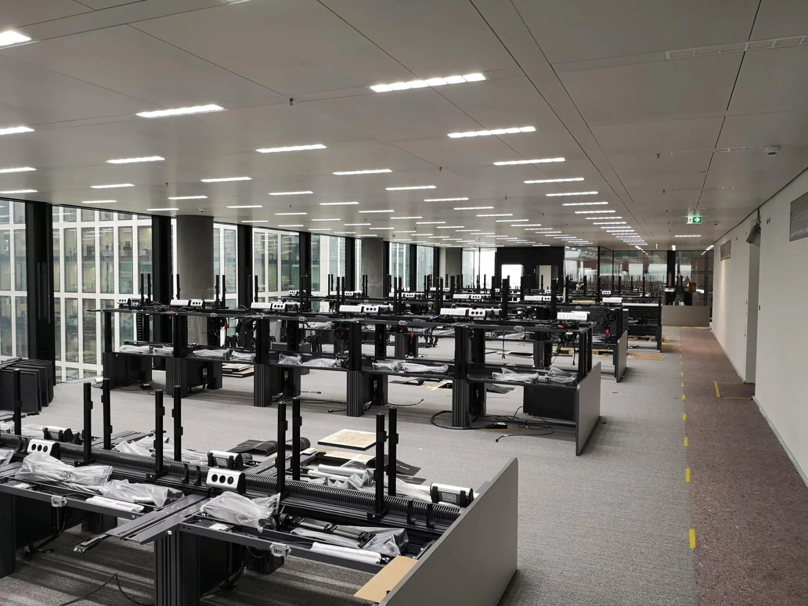 Rows of dT11 Trading Desks