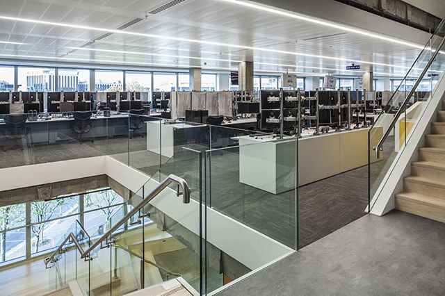 No matter the size or design requirement, we will work with you to construct a tailor-made solution for your upcoming project.
This Dublin Trading Desk project for SIG Susquehanna required a number of different desk configurations, and utilised both SmartArm and Technology Links desktop units.
.
.
.
.
.
.
.
.
.
.
#technology #finance #design #officefurniture #ergonomic #health #like #Dublin #officedesign #interiors