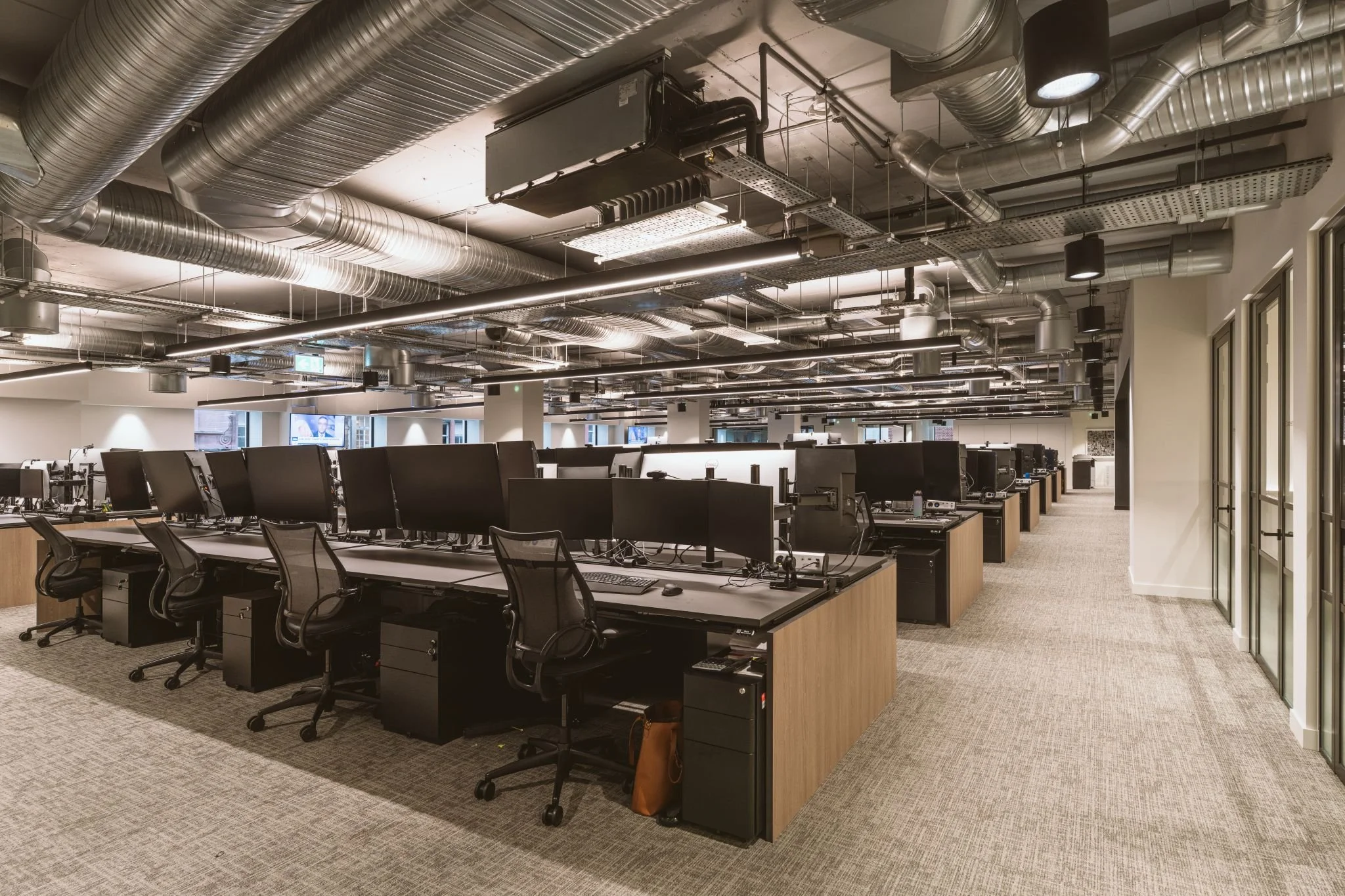 Case Study: Expandable PC Housing for Trading Workstations