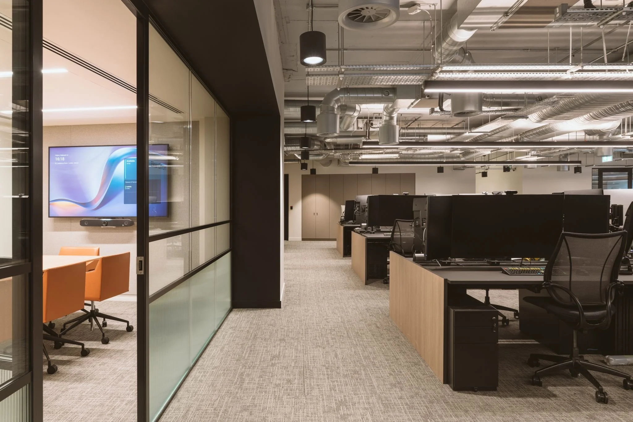 technology-desking-trading-desk-gallery-01.jpg